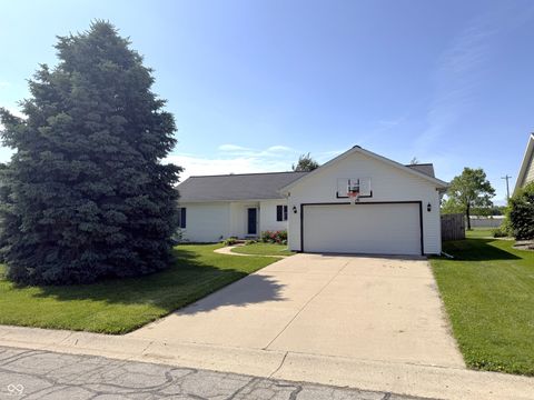 Photo of 26 Hickory Lane S, Crawfordsville, IN 47933 (MLS # 22103607)