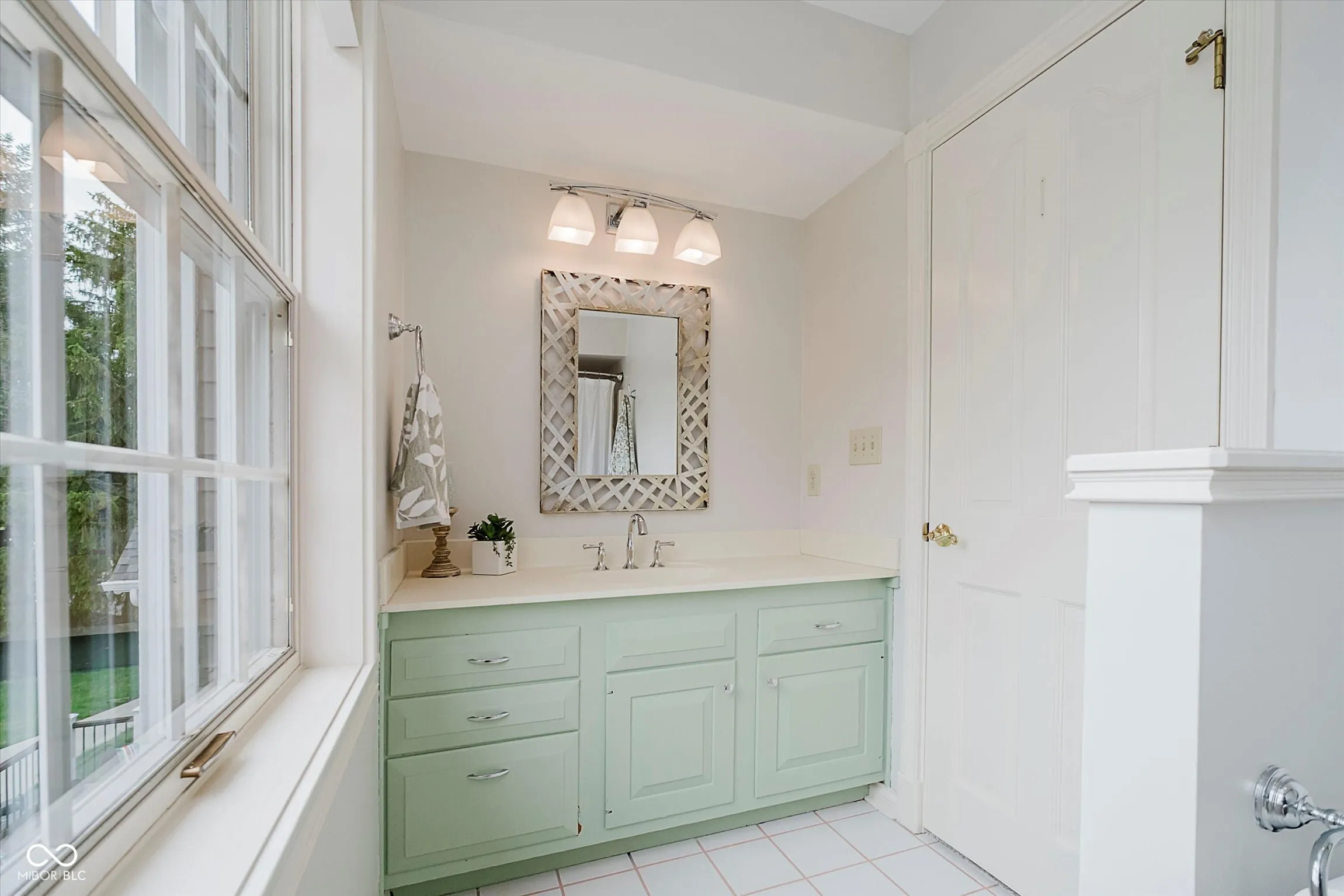 Zionsville, Indiana 46077, United States, 6 Bedrooms Bedrooms, ,5 BathroomsBathrooms,Residential,Active,165317