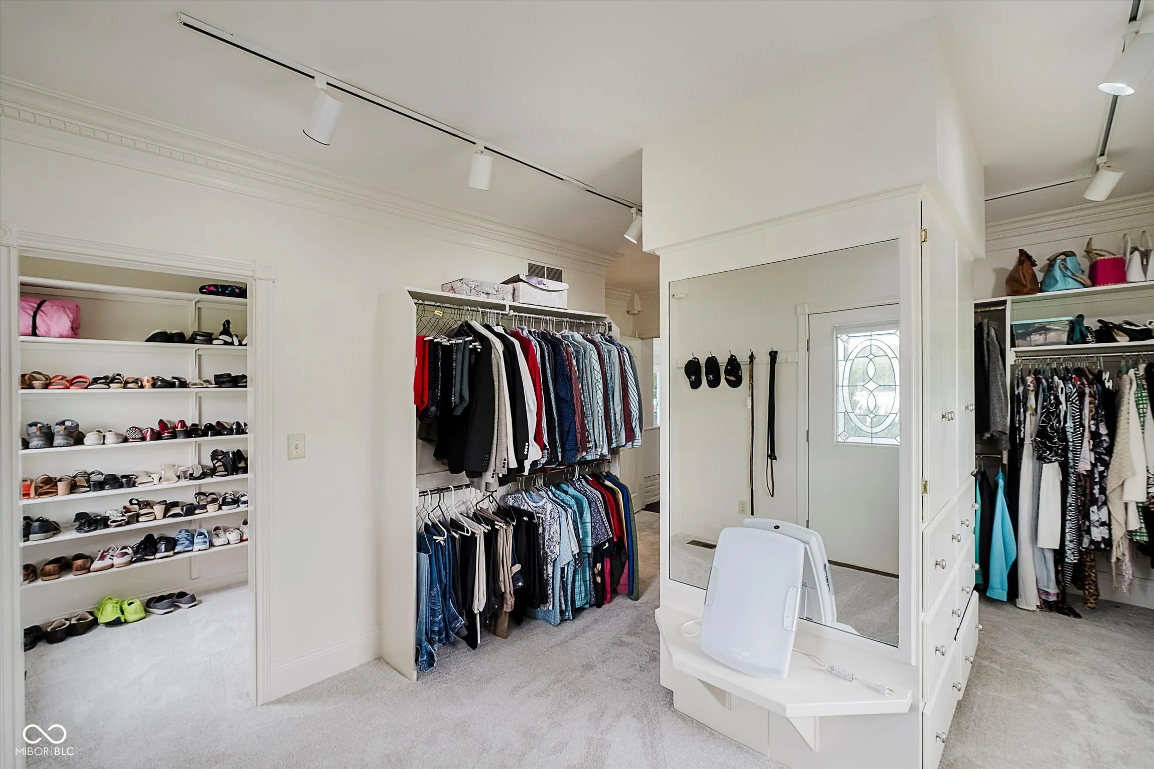 Zionsville, Indiana 46077, United States, 6 Bedrooms Bedrooms, ,5 BathroomsBathrooms,Residential,Active,165317