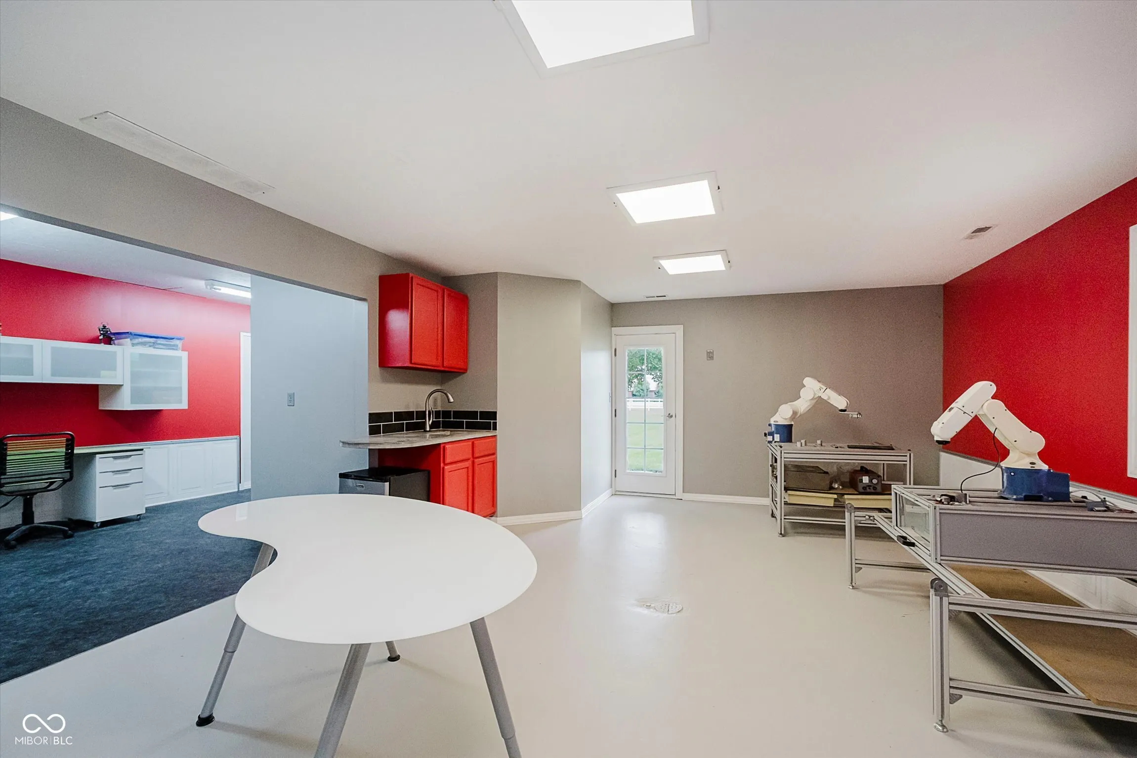 Zionsville, Indiana 46077, United States, 6 Bedrooms Bedrooms, ,5 BathroomsBathrooms,Residential,Active,165317