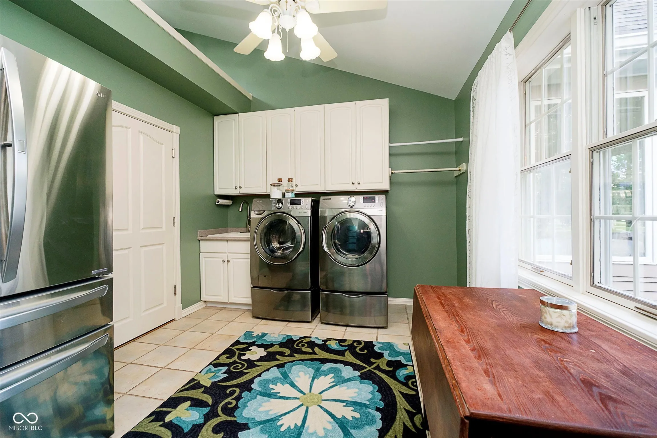 Zionsville, Indiana 46077, United States, 6 Bedrooms Bedrooms, ,5 BathroomsBathrooms,Residential,Active,165317