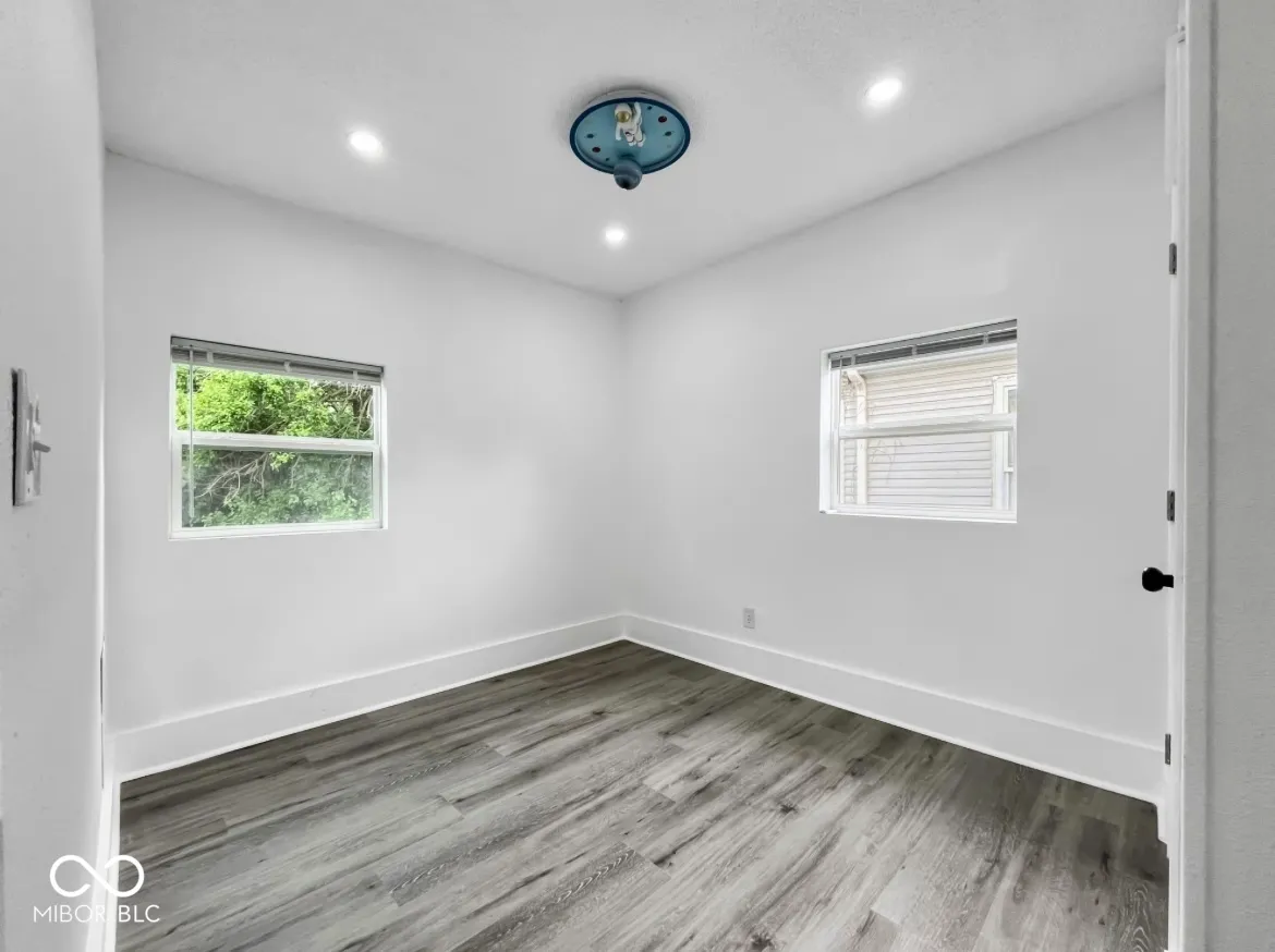 Indianapolis, Indiana 46201, United States, 4 Bedrooms Bedrooms, ,2 BathroomsBathrooms,Residential,Active,239017