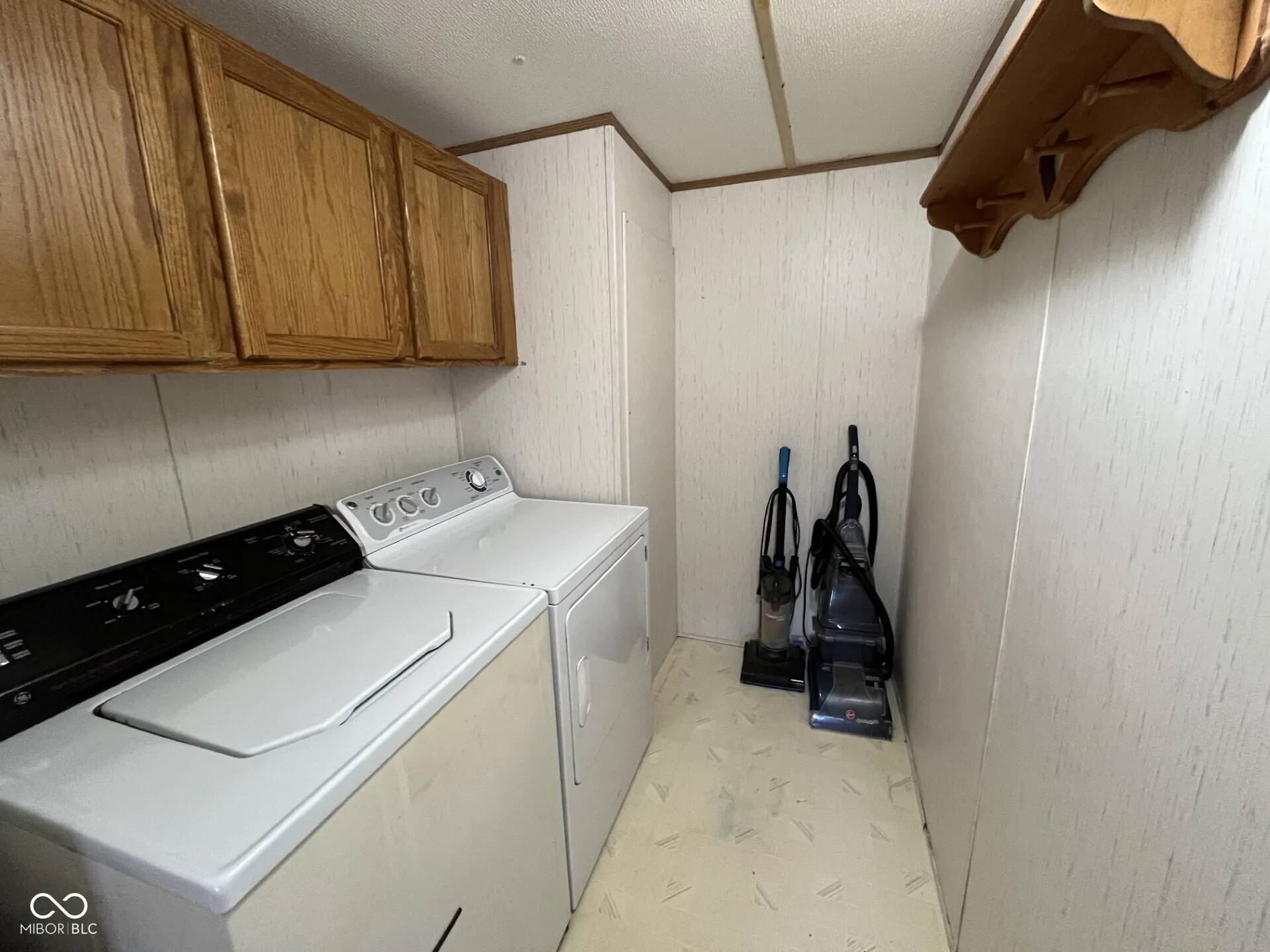 Medora, Indiana 47260, United States, 2 Bedrooms Bedrooms, ,1 BathroomBathrooms,Residential,Active,86671