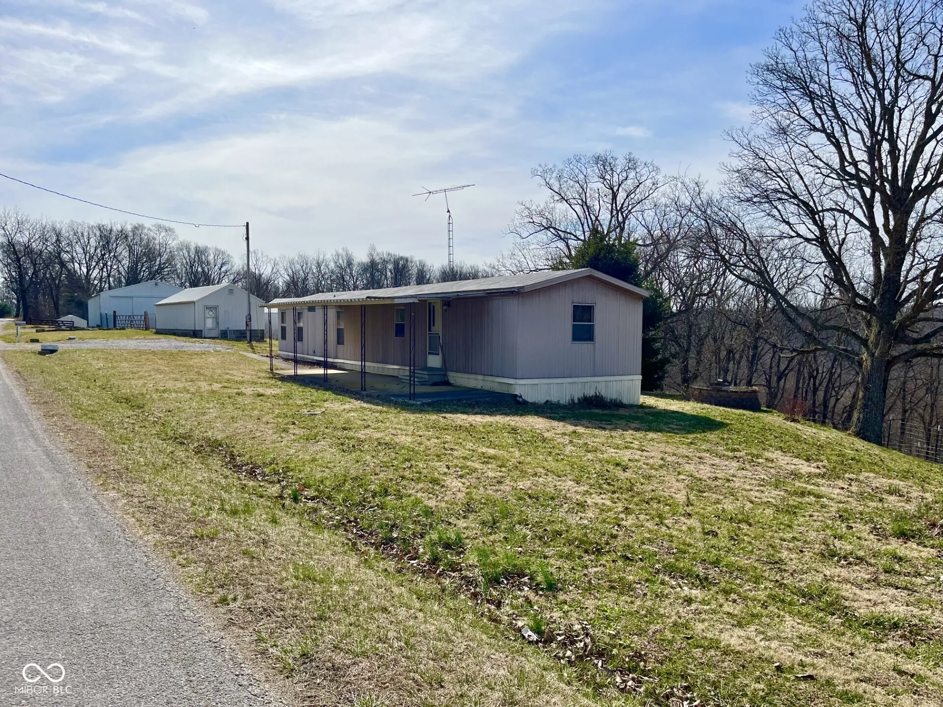 Medora, Indiana 47260, United States, 2 Bedrooms Bedrooms, ,1 BathroomBathrooms,Residential,Active,86671