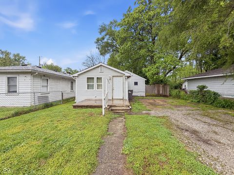 Photo of 2358 S Rybolt Avenue, Indianapolis, IN 46241 (MLS # 22100987)