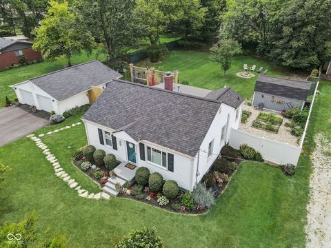 Photo of 7723 E 75th Street, Indianapolis, IN 46256 (MLS # 22105332)