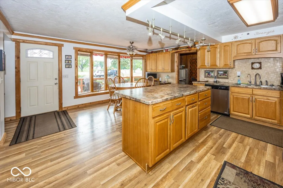 Daleville, Indiana 47334, United States, 5 Bedrooms Bedrooms, ,4 BathroomsBathrooms,Residential,Active,50943