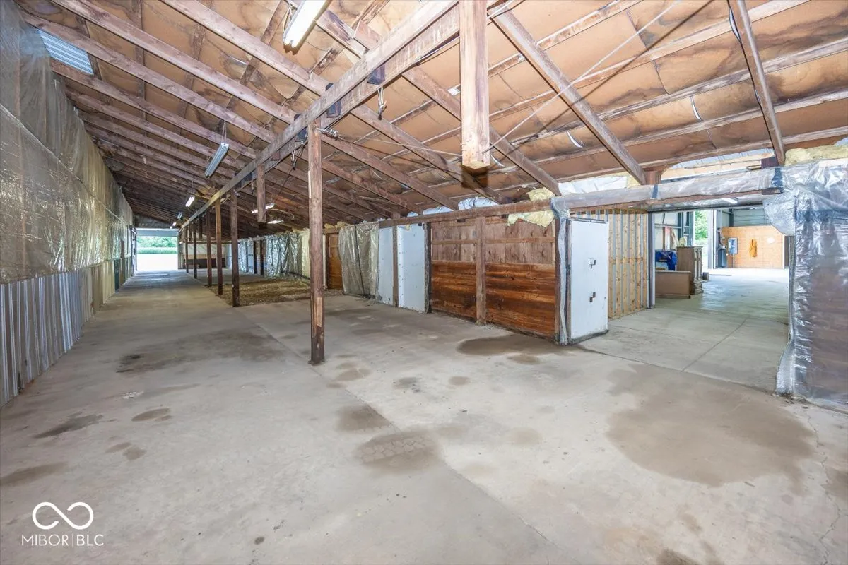 Daleville, Indiana 47334, United States, 5 Bedrooms Bedrooms, ,4 BathroomsBathrooms,Residential,Active,50943