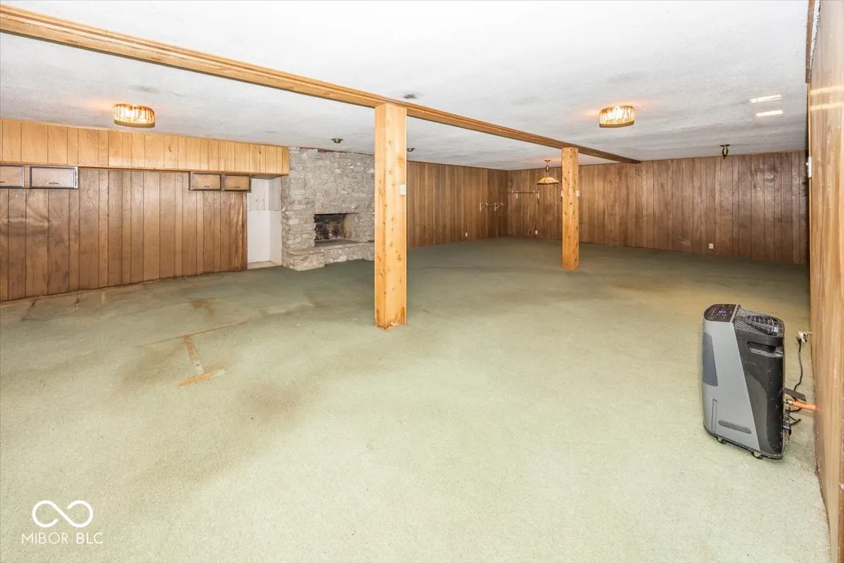 Daleville, Indiana 47334, United States, 5 Bedrooms Bedrooms, ,4 BathroomsBathrooms,Residential,Active,50943