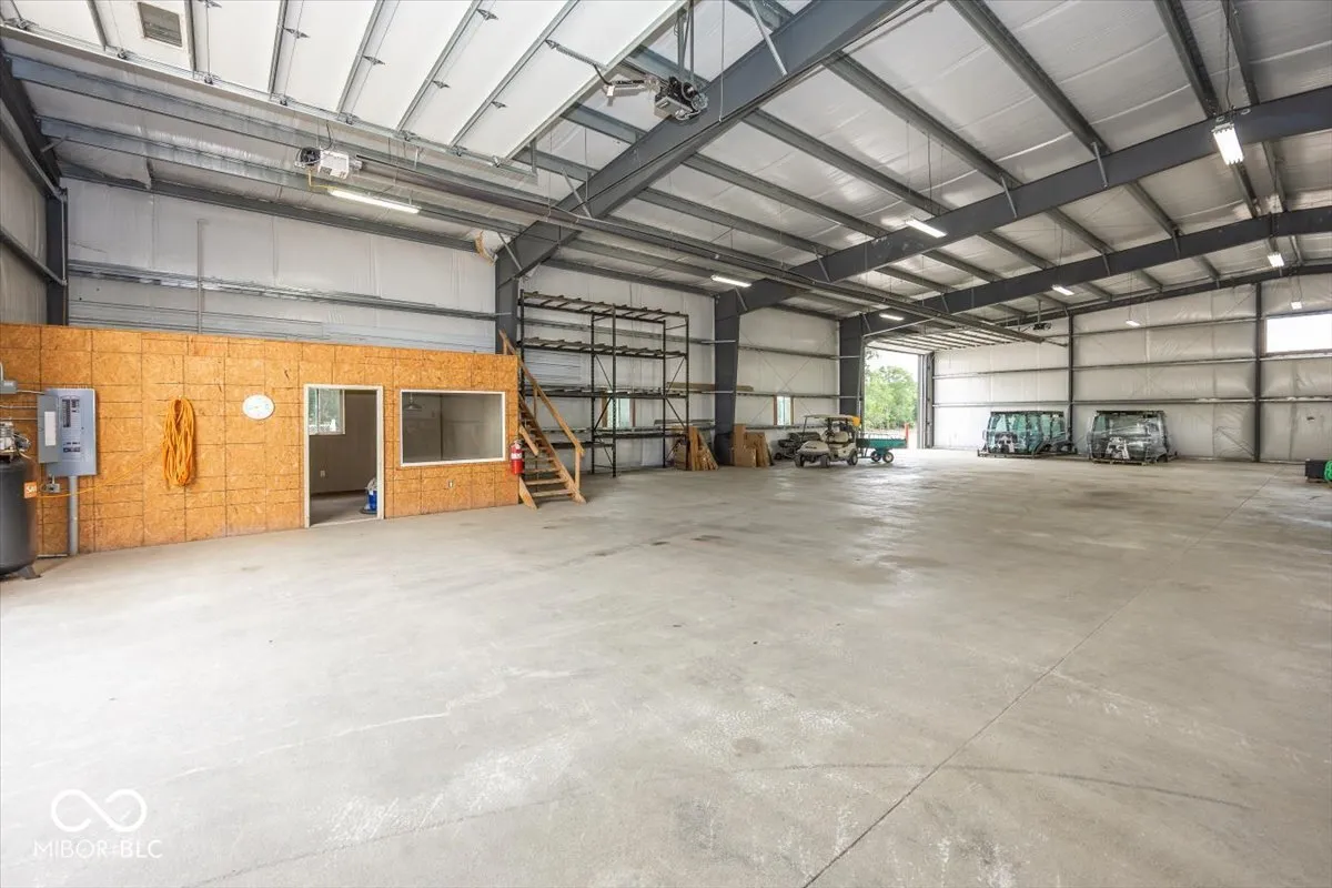 Daleville, Indiana 47334, United States, 5 Bedrooms Bedrooms, ,4 BathroomsBathrooms,Residential,Active,50943