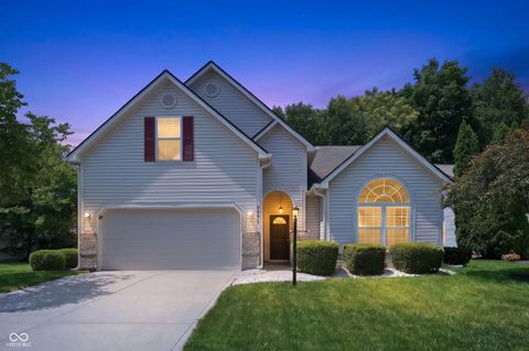 Photo of 5876 Lost Oaks Drive, Carmel, IN 46033 (MLS # 22092802)