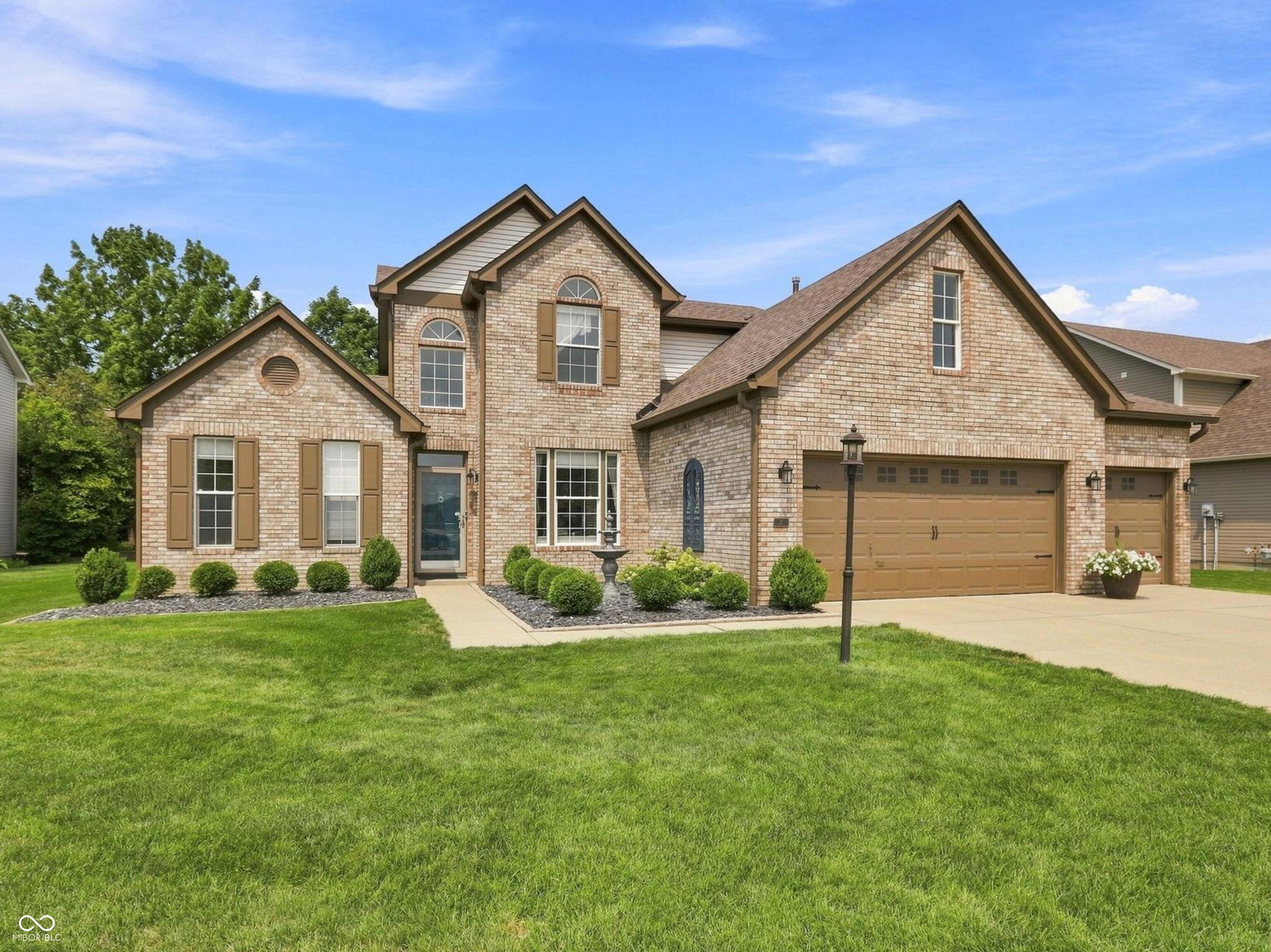 2 W Woodsage Court