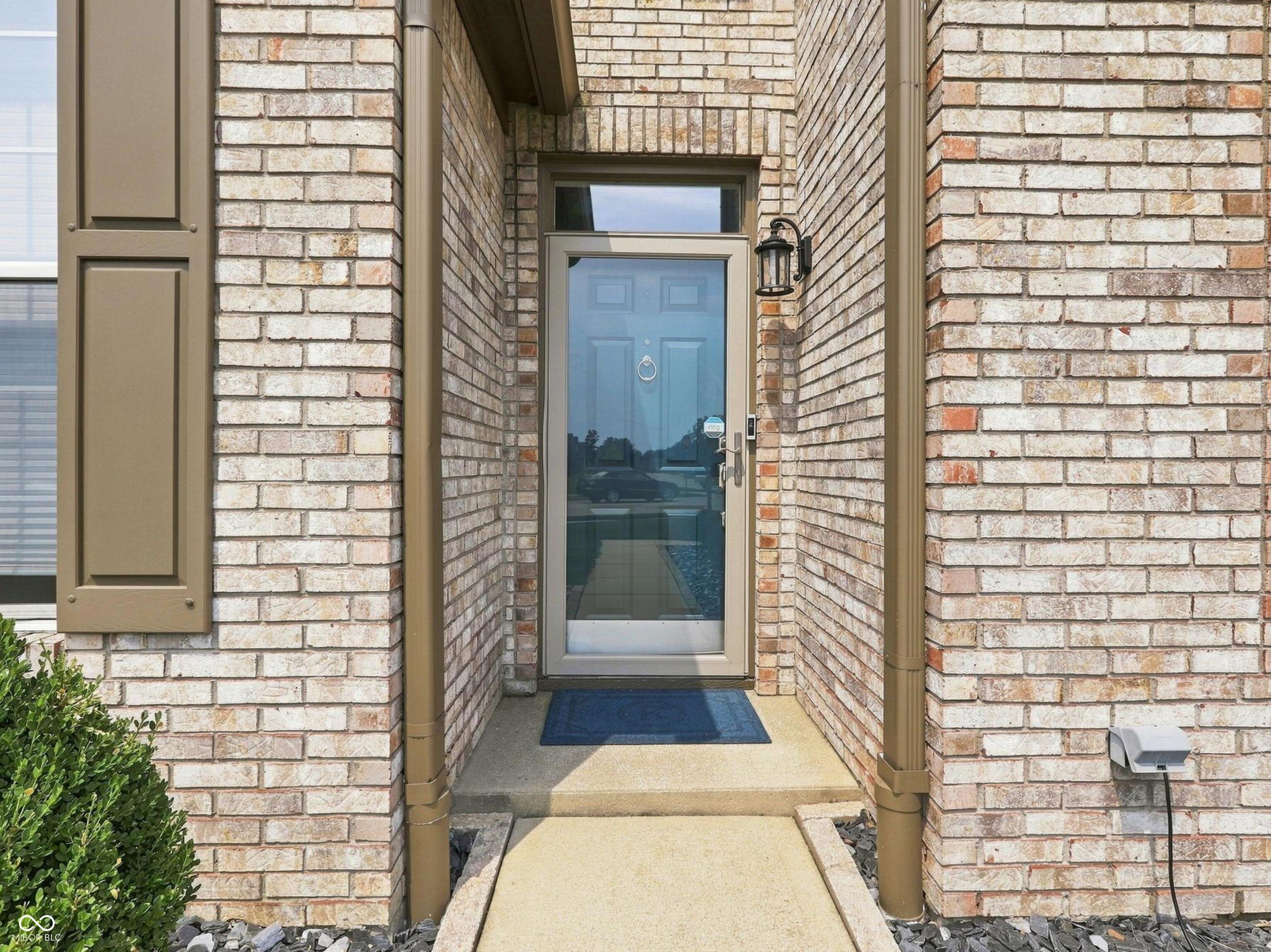 2 W Woodsage Court