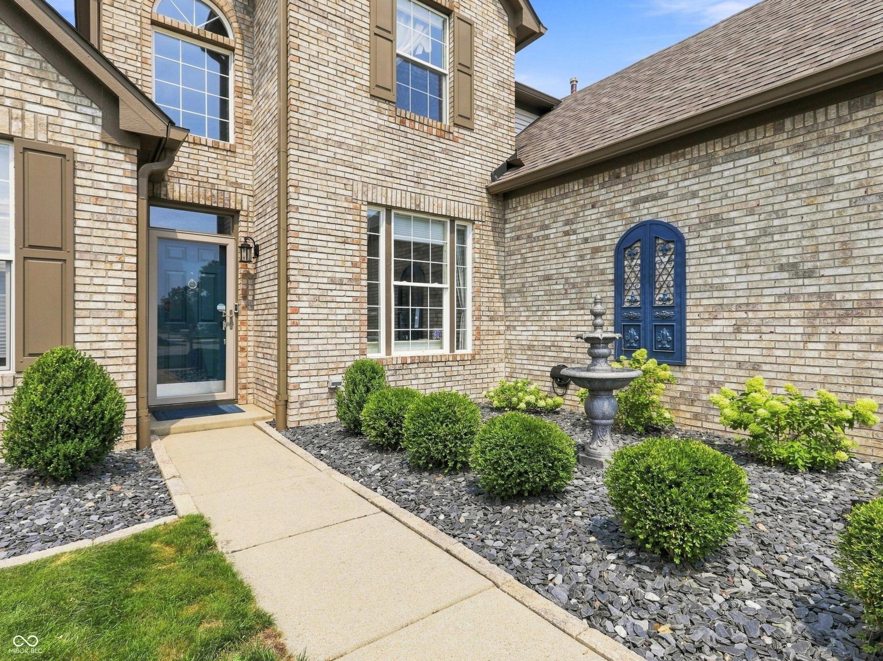 2 W Woodsage Court
