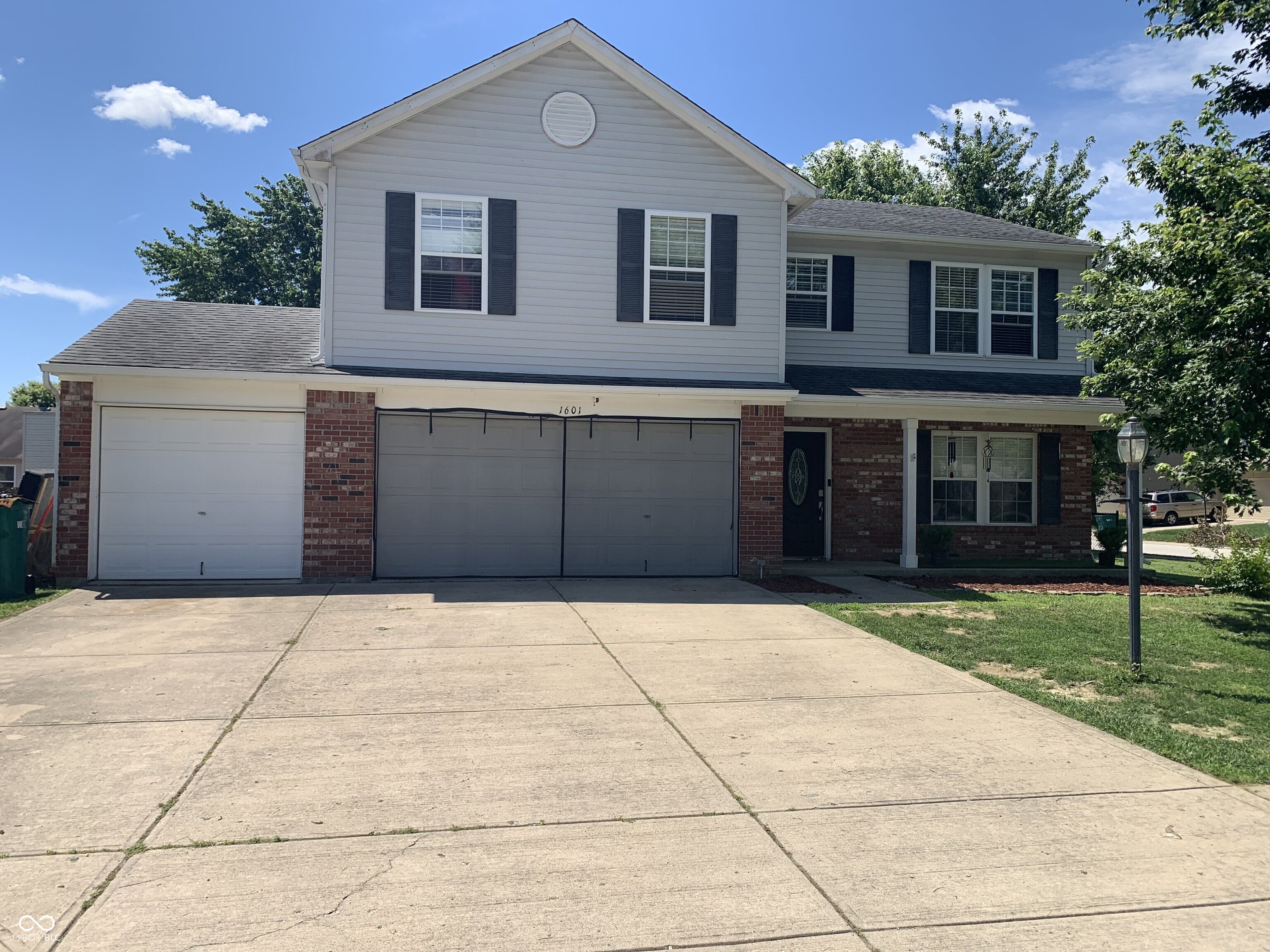 1601 Creekside Drive