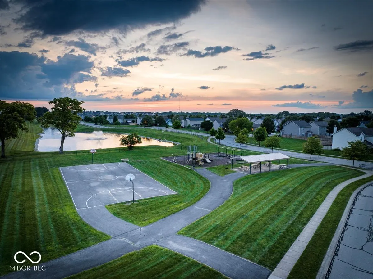 Noblesville, Indiana 46060, United States, 4 Bedrooms Bedrooms, ,3 BathroomsBathrooms,Residential,Active,195413