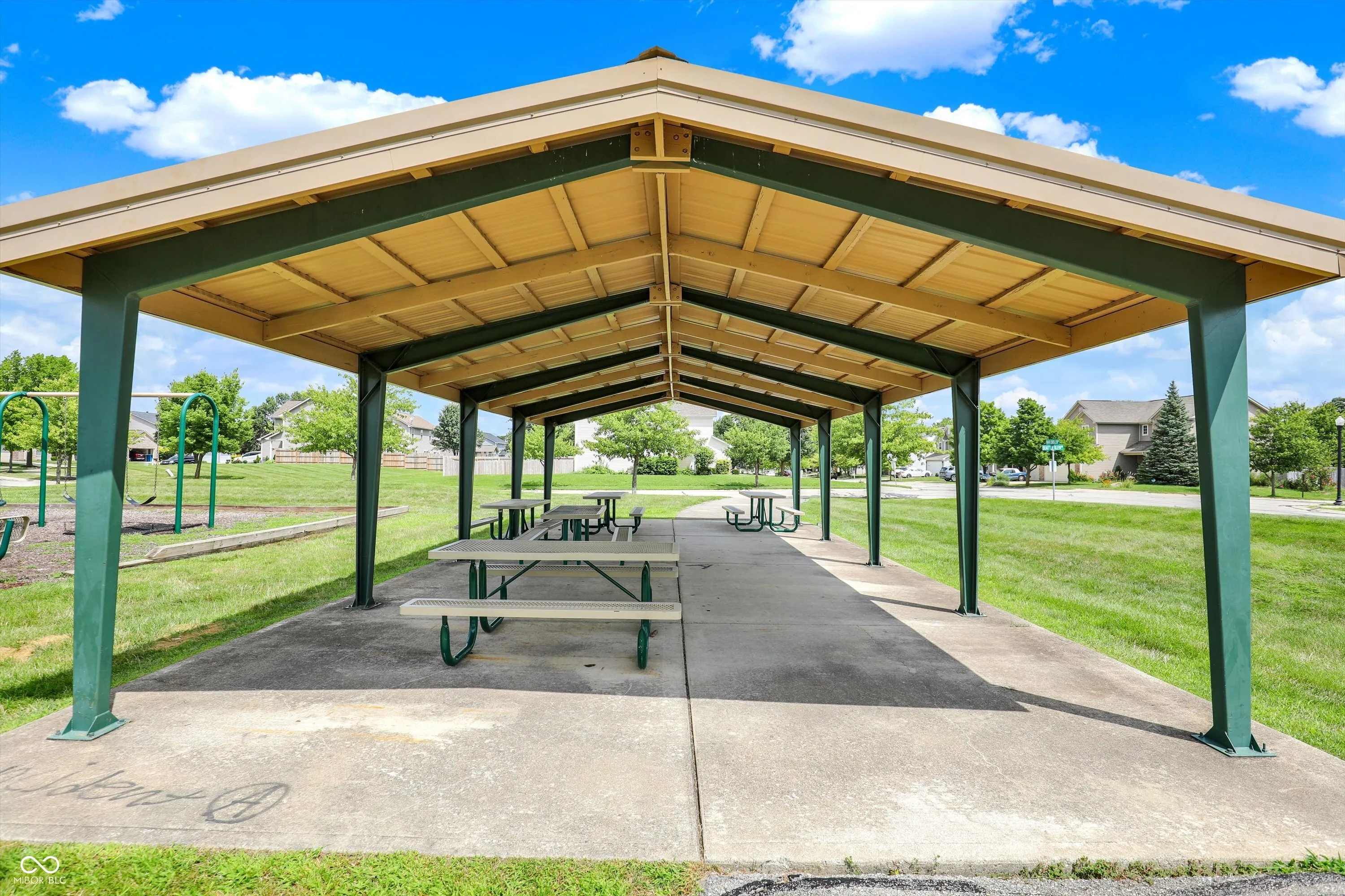 Noblesville, Indiana 46060, United States, 4 Bedrooms Bedrooms, ,3 BathroomsBathrooms,Residential,Active,195413