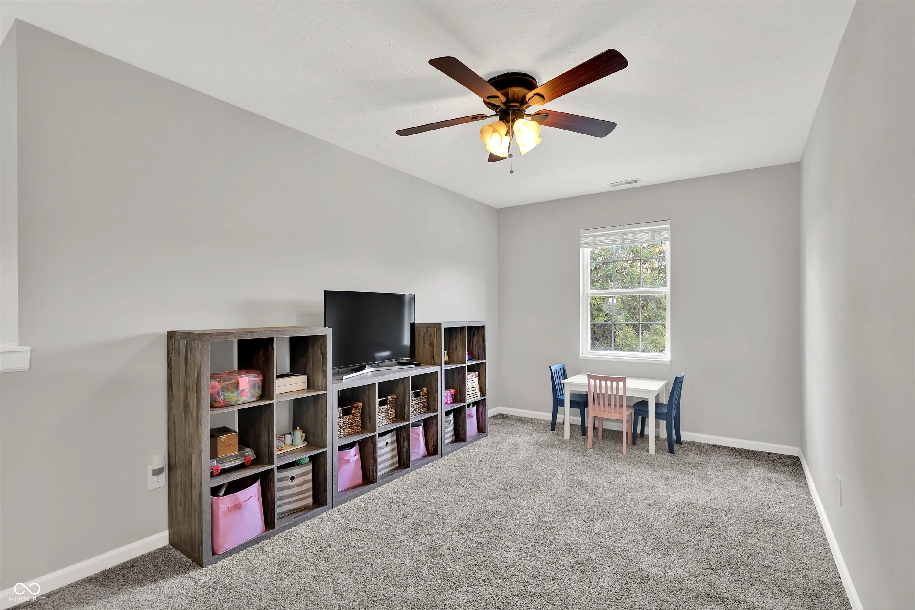 Noblesville, Indiana 46060, United States, 4 Bedrooms Bedrooms, ,3 BathroomsBathrooms,Residential,Active,195413