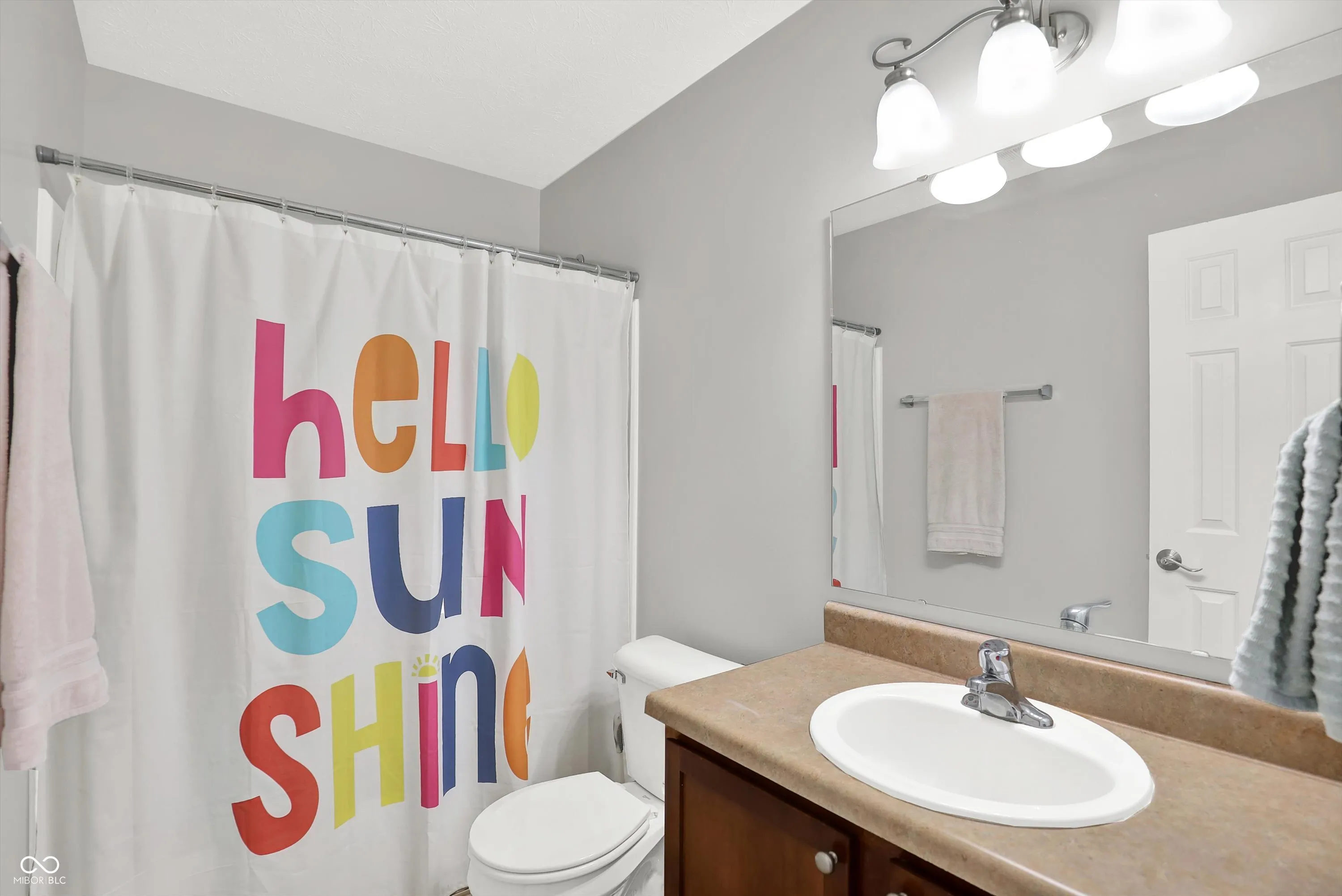 Noblesville, Indiana 46060, United States, 4 Bedrooms Bedrooms, ,3 BathroomsBathrooms,Residential,Active,195413