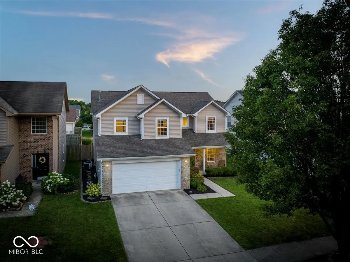 Noblesville, Indiana 46060, United States, 4 Bedrooms Bedrooms, ,3 BathroomsBathrooms,Residential,Active,195413