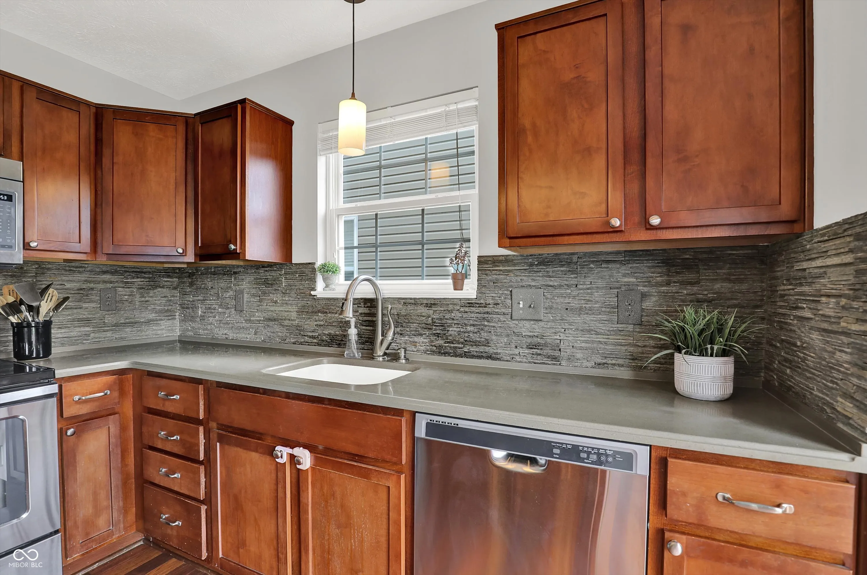 Noblesville, Indiana 46060, United States, 4 Bedrooms Bedrooms, ,3 BathroomsBathrooms,Residential,Active,195413