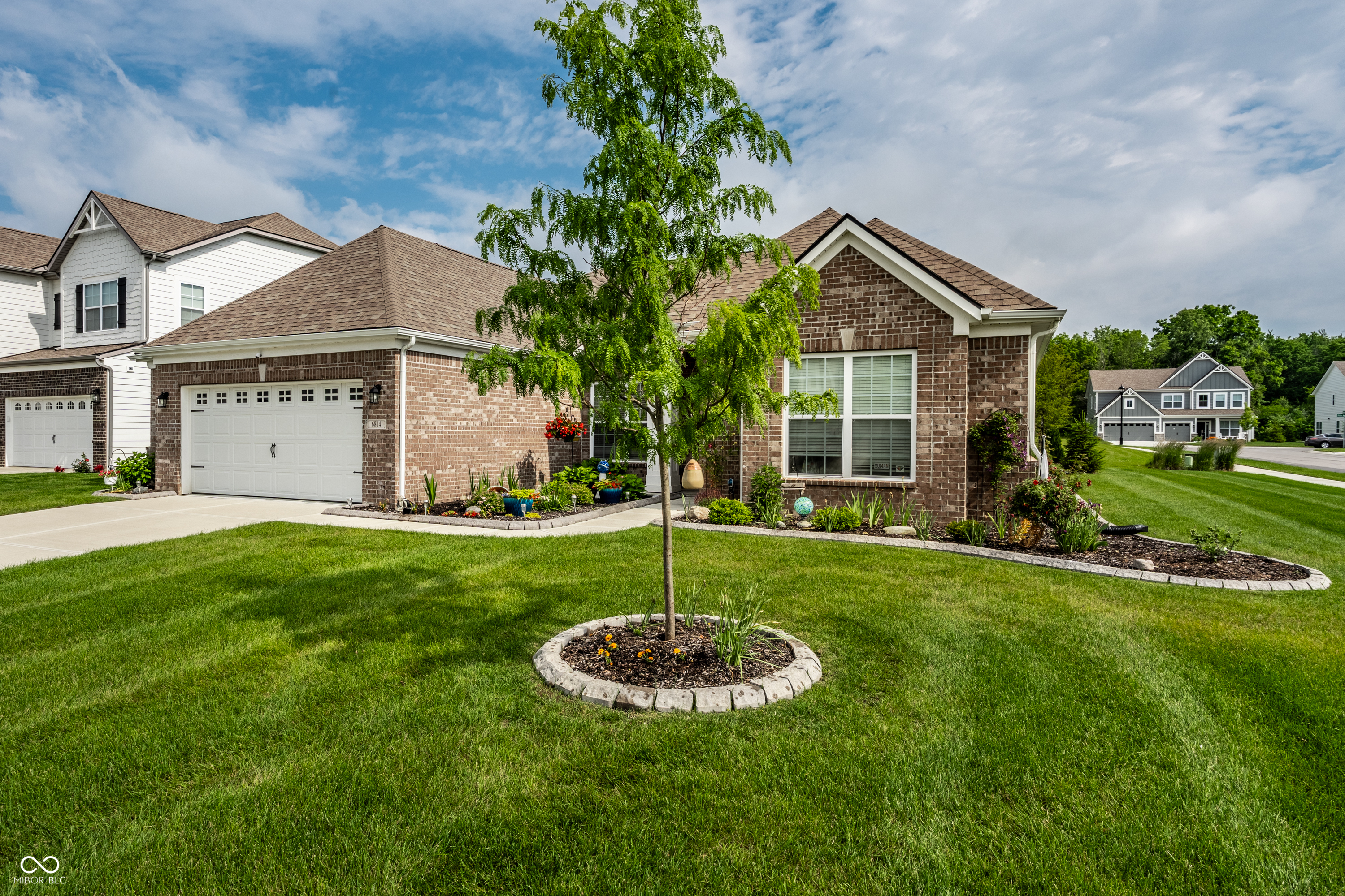 6814 Pine Vail Boulevard