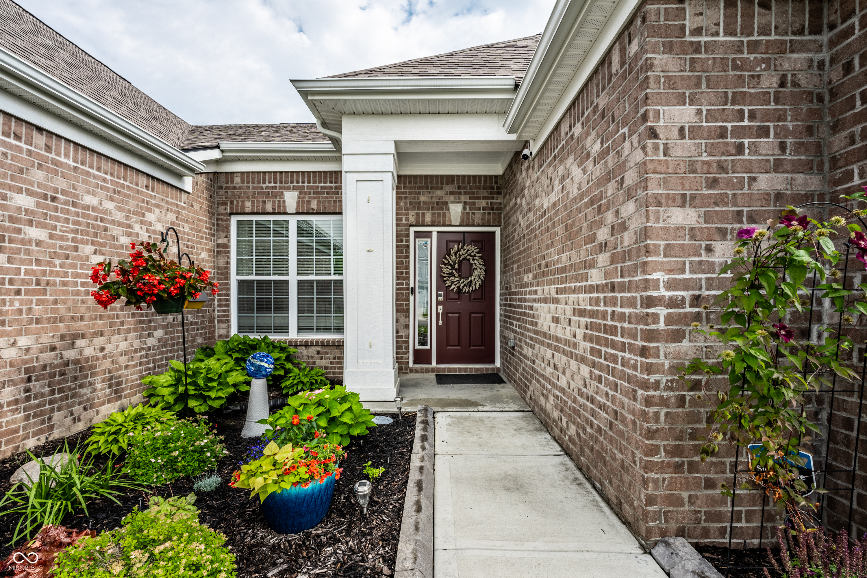 6814 Pine Vail Boulevard