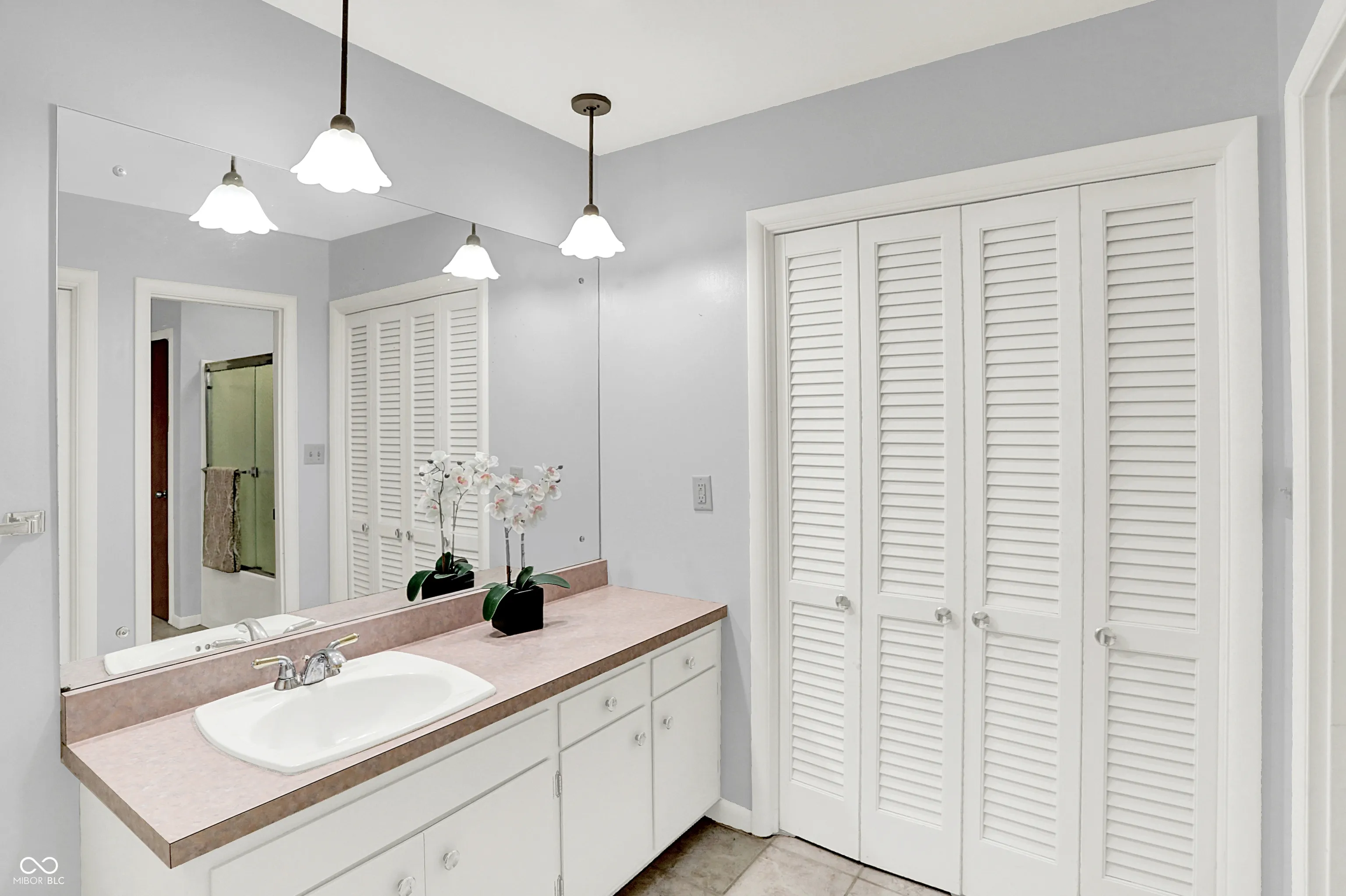 Columbus, Indiana 47203, United States, 3 Bedrooms Bedrooms, ,3 BathroomsBathrooms,Residential,Active,170846