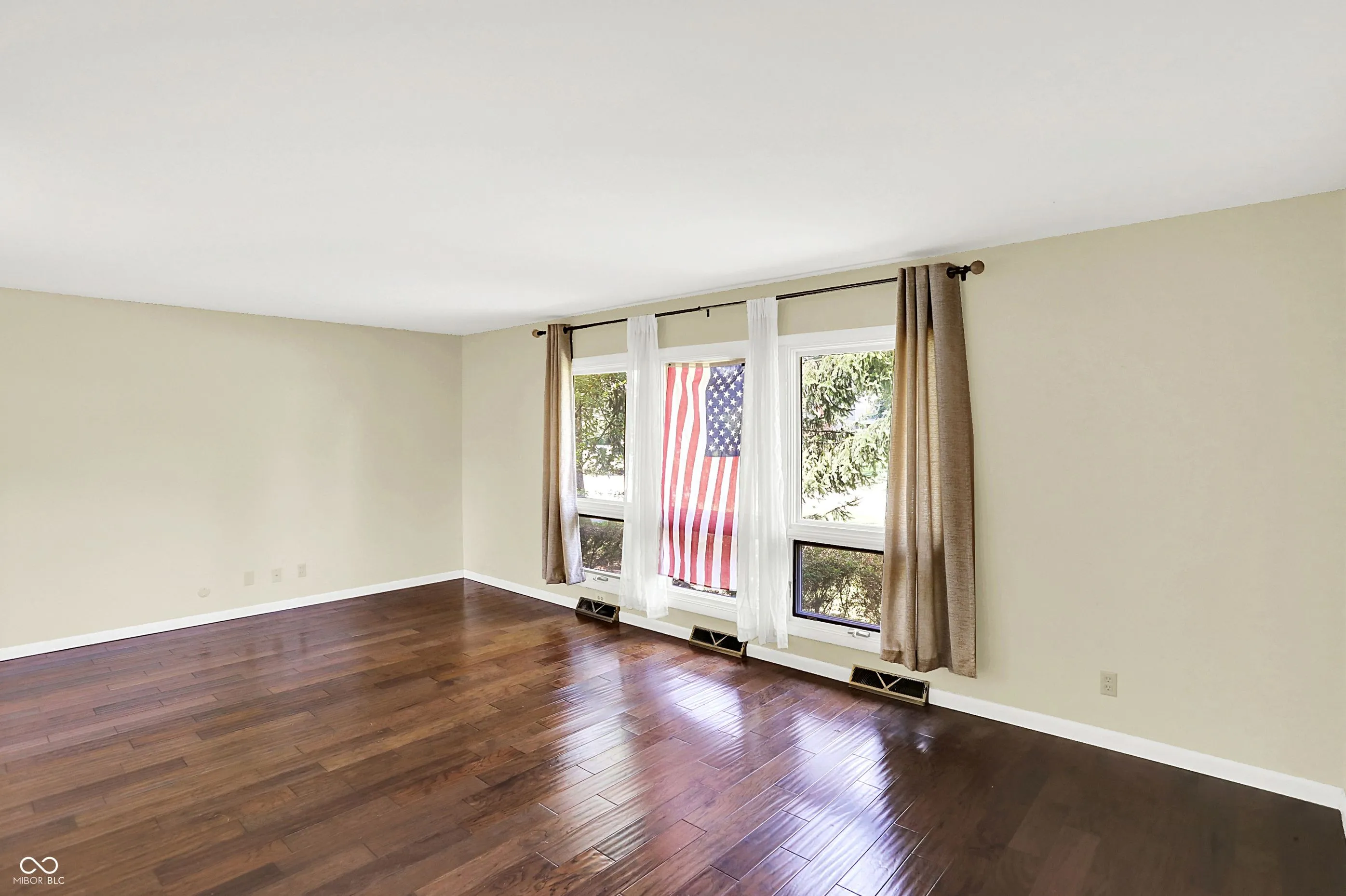 Columbus, Indiana 47203, United States, 3 Bedrooms Bedrooms, ,3 BathroomsBathrooms,Residential,Active,170846