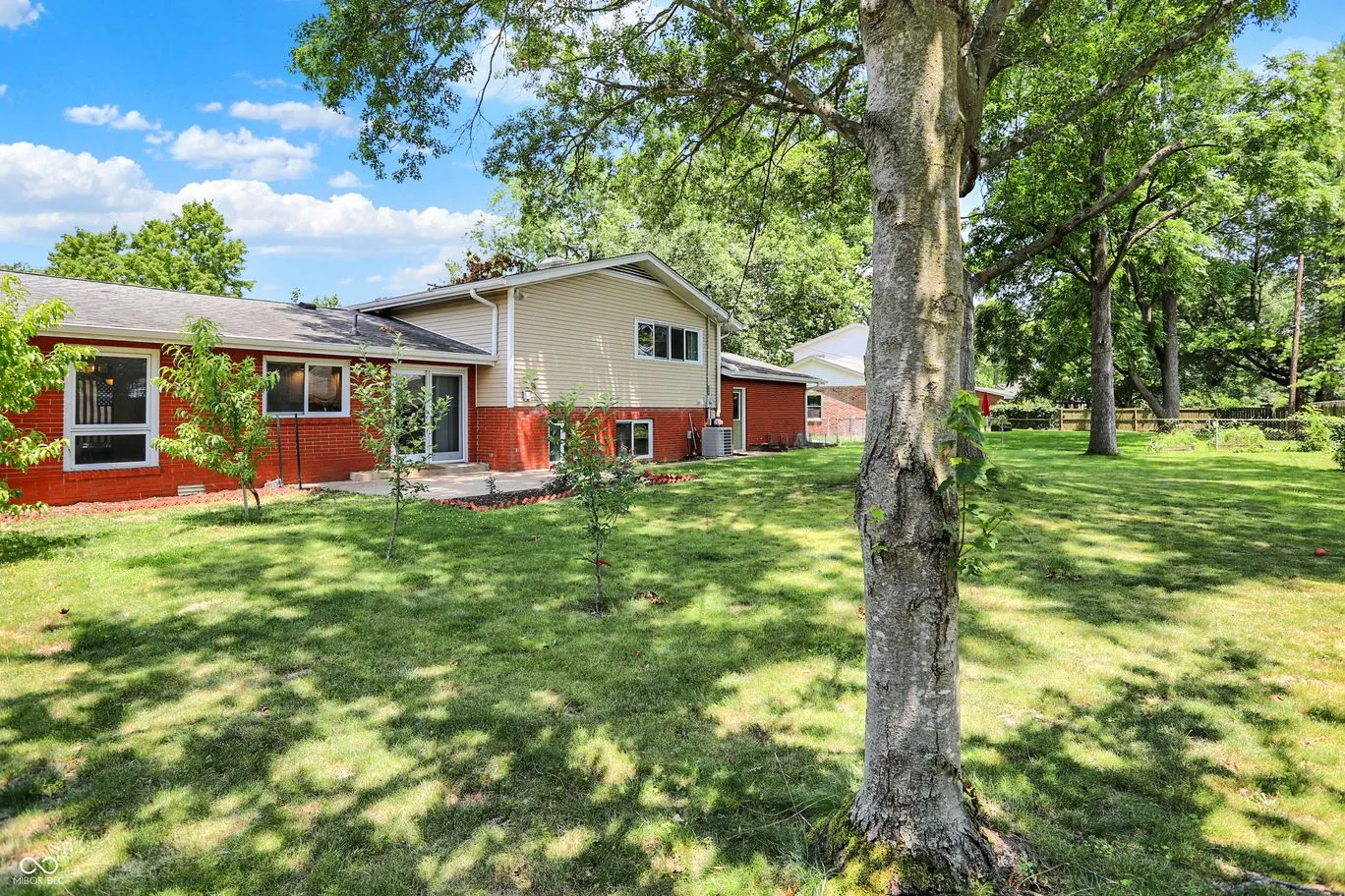 Columbus, Indiana 47203, United States, 3 Bedrooms Bedrooms, ,3 BathroomsBathrooms,Residential,Active,170846