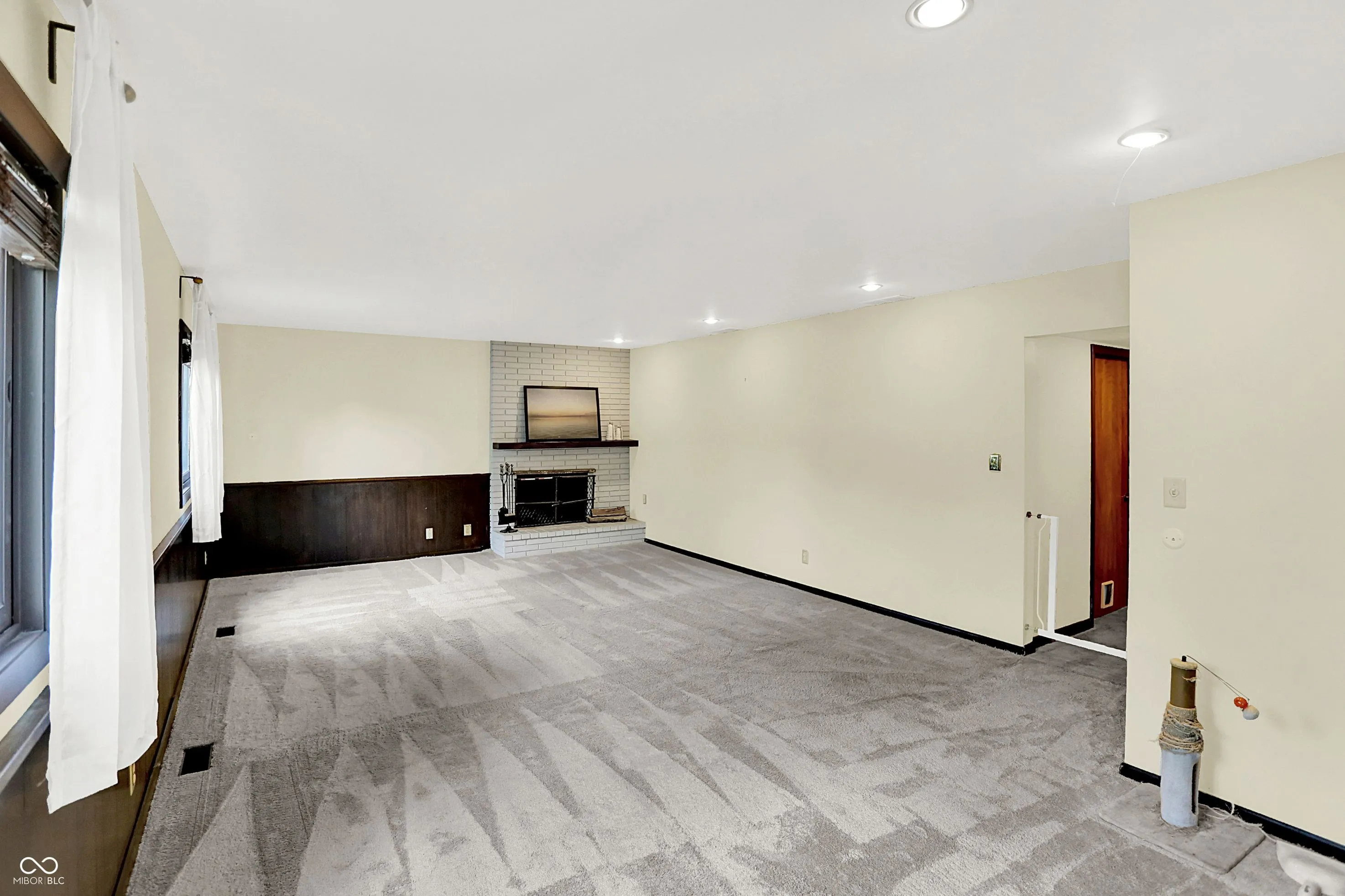 Columbus, Indiana 47203, United States, 3 Bedrooms Bedrooms, ,3 BathroomsBathrooms,Residential,Active,170846