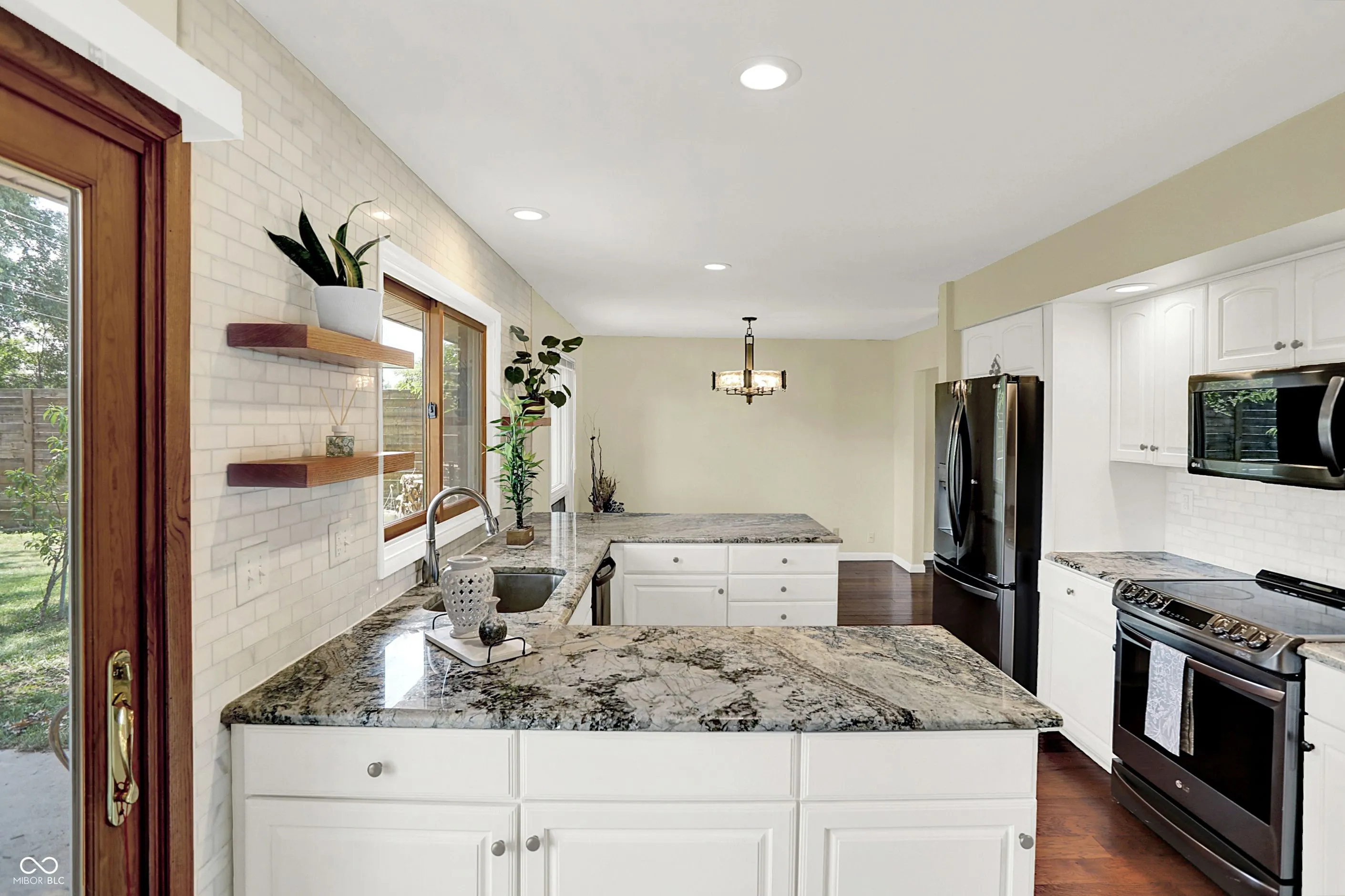 Columbus, Indiana 47203, United States, 3 Bedrooms Bedrooms, ,3 BathroomsBathrooms,Residential,Active,170846