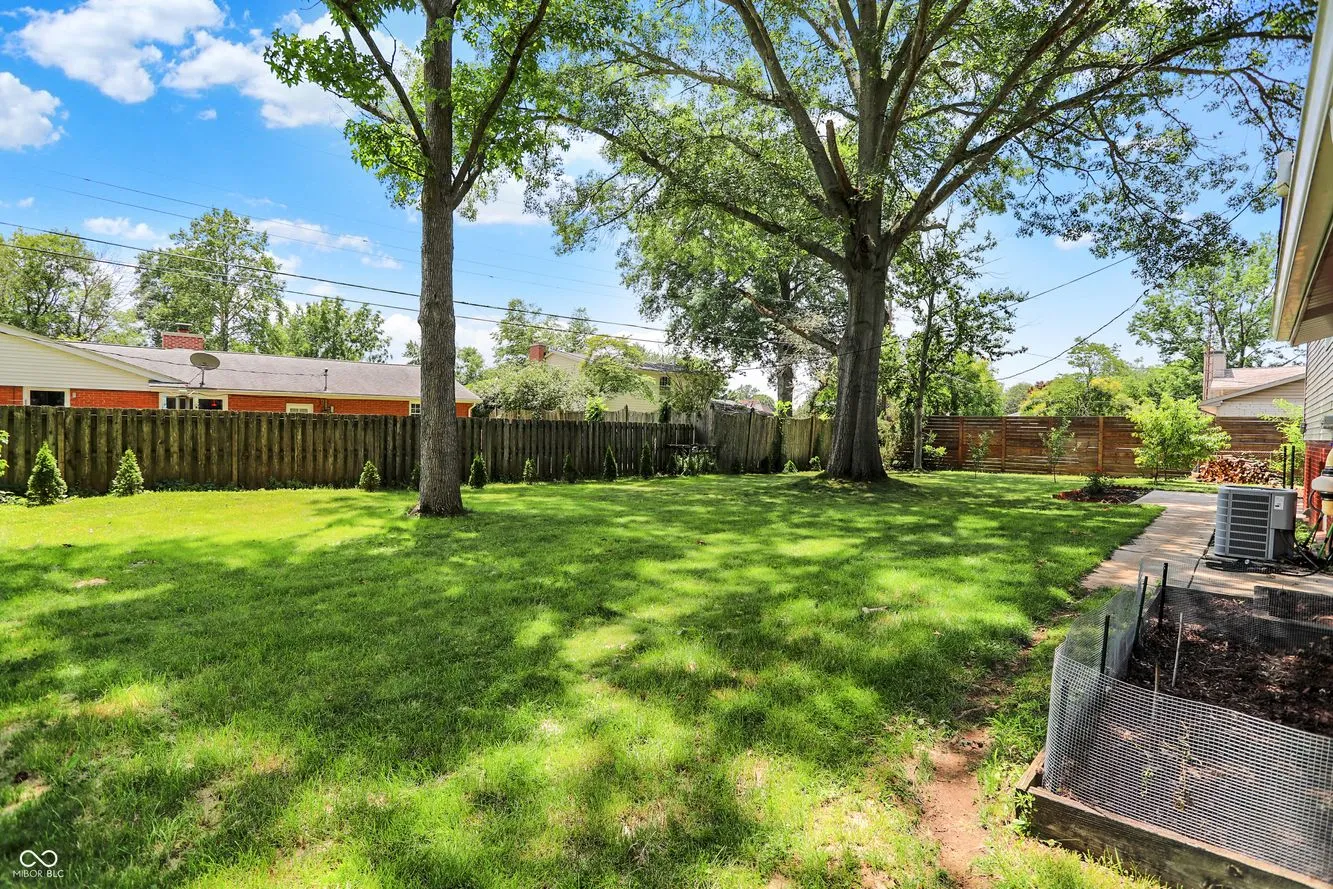 Columbus, Indiana 47203, United States, 3 Bedrooms Bedrooms, ,3 BathroomsBathrooms,Residential,Active,170846