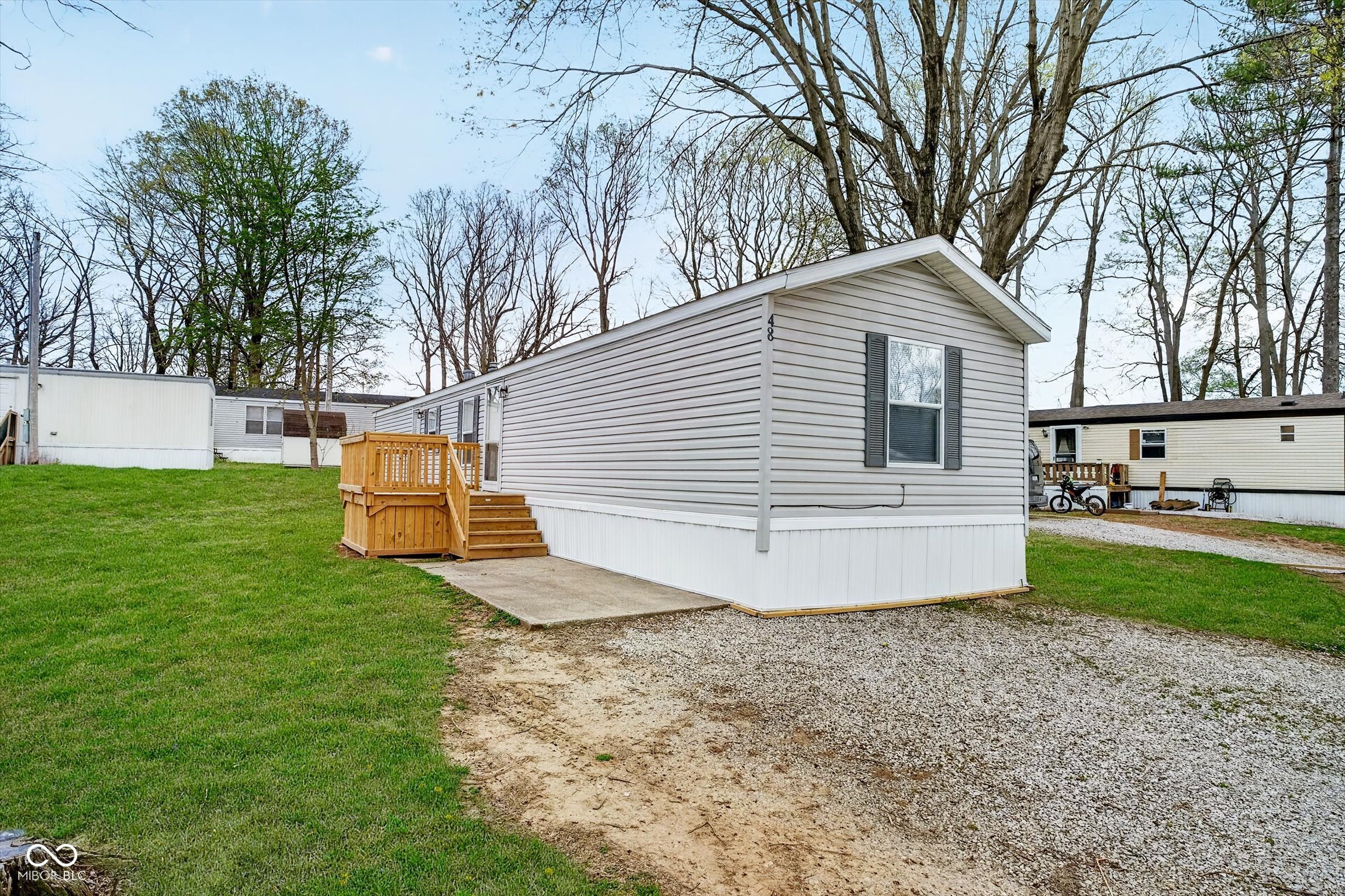 48 Echo Lake W Drive