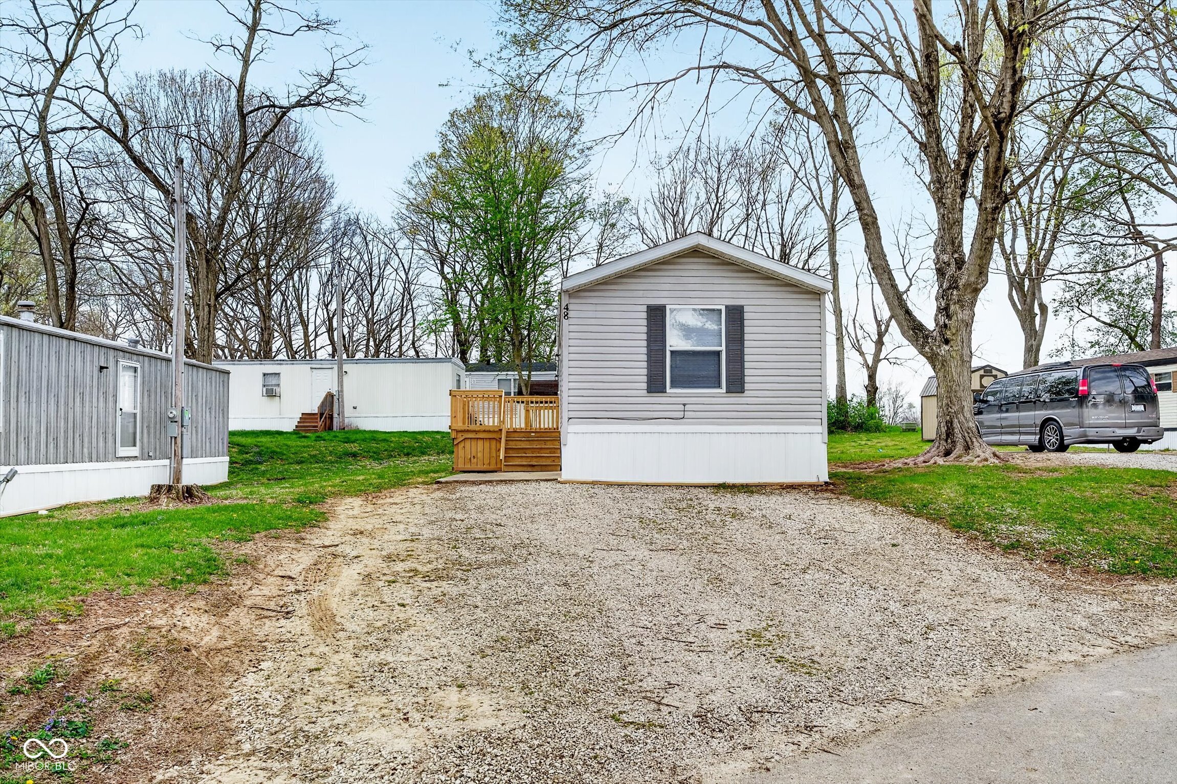 48 Echo Lake W Drive