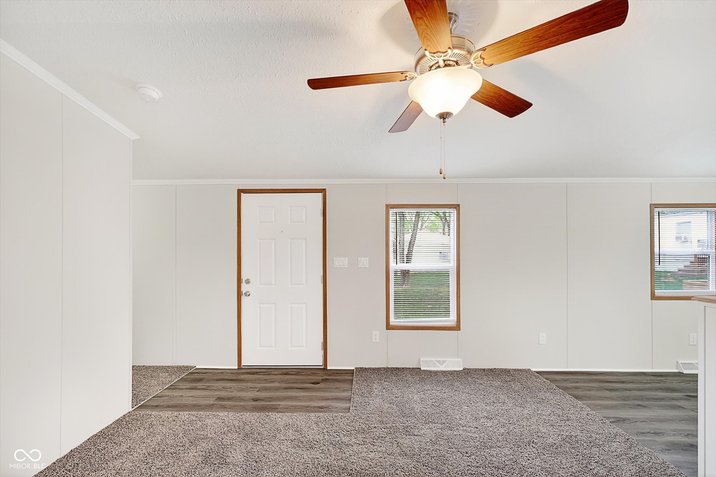 48 Echo Lake W Drive