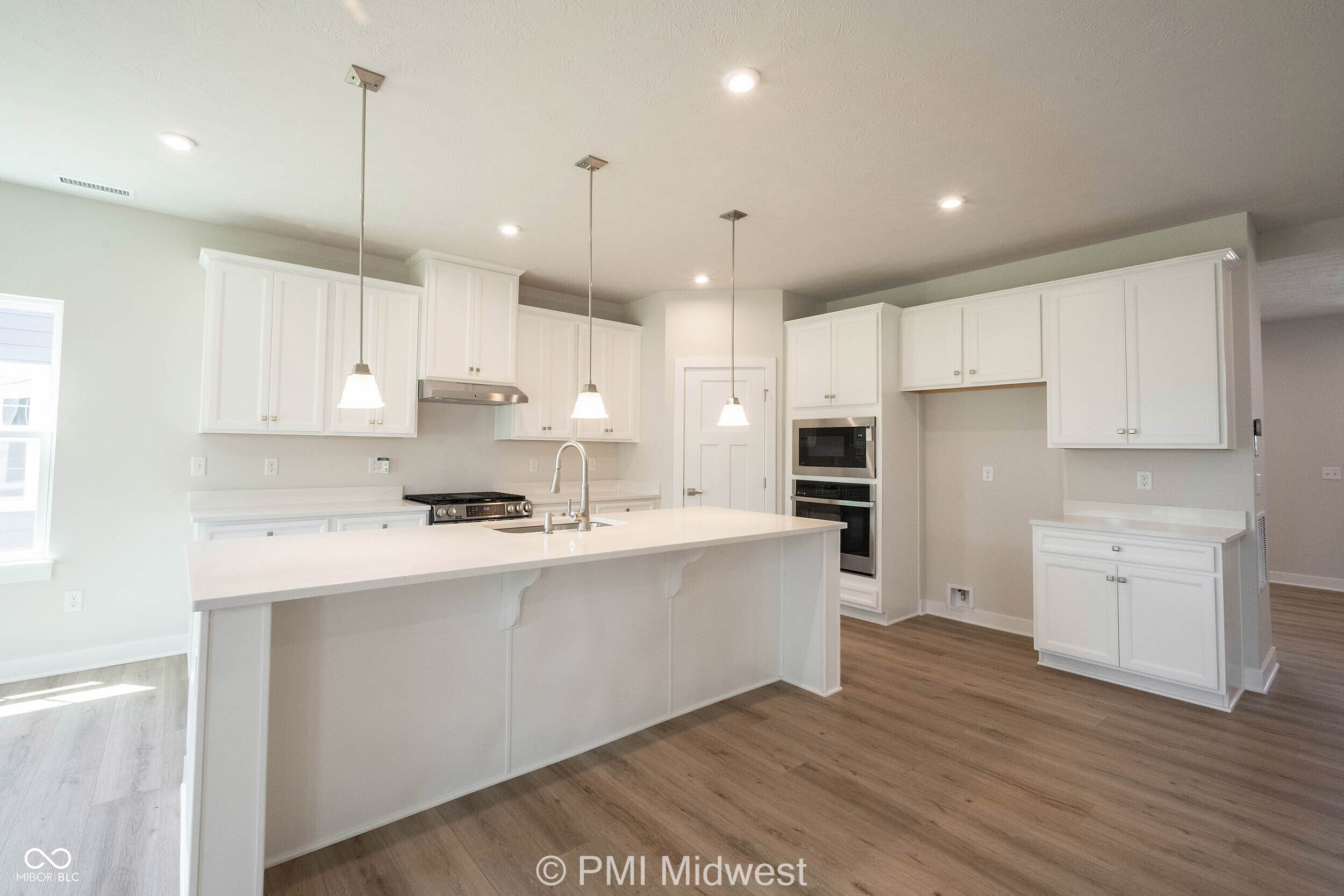 581 Roosevelt Street