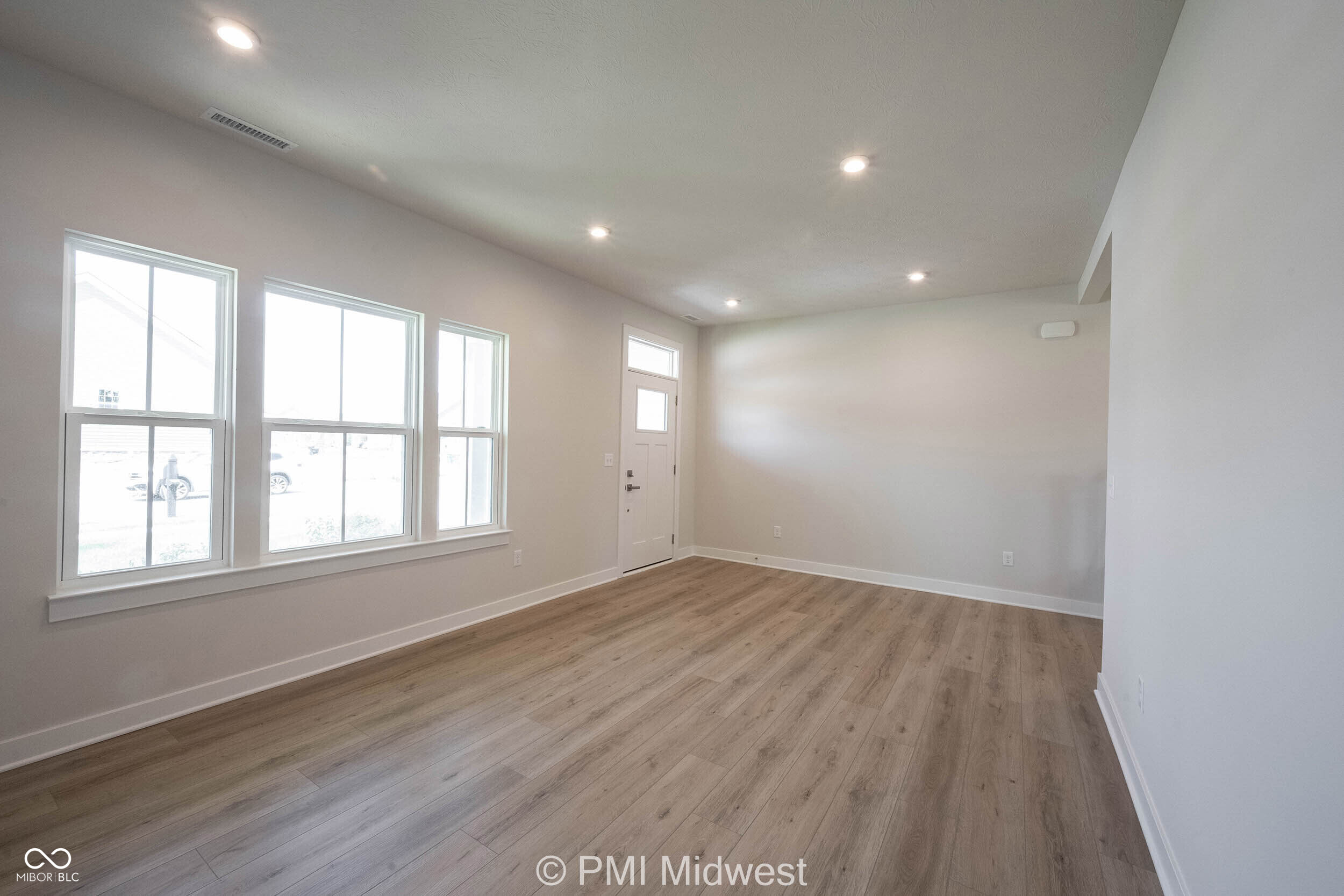 581 Roosevelt Street