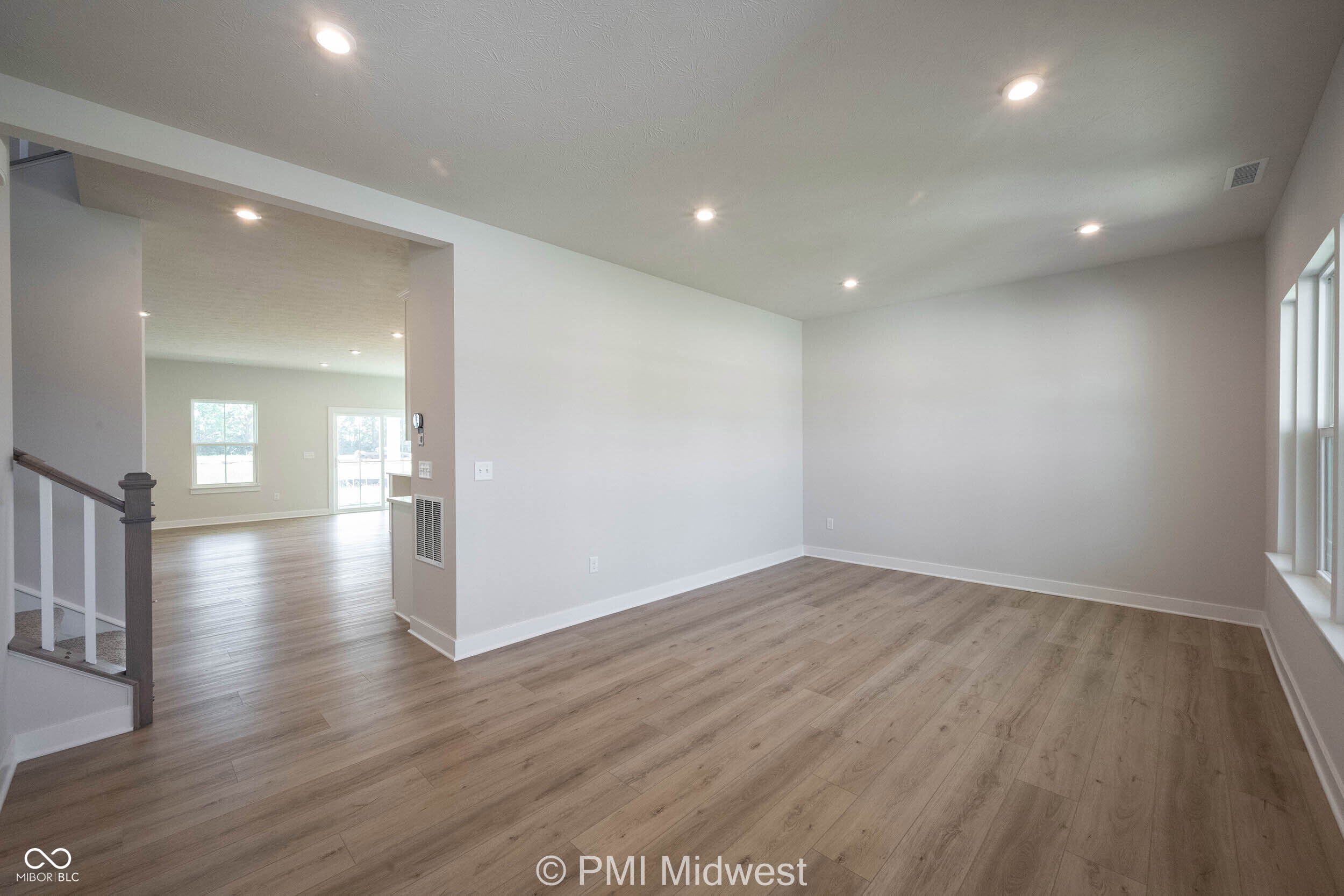 581 Roosevelt Street