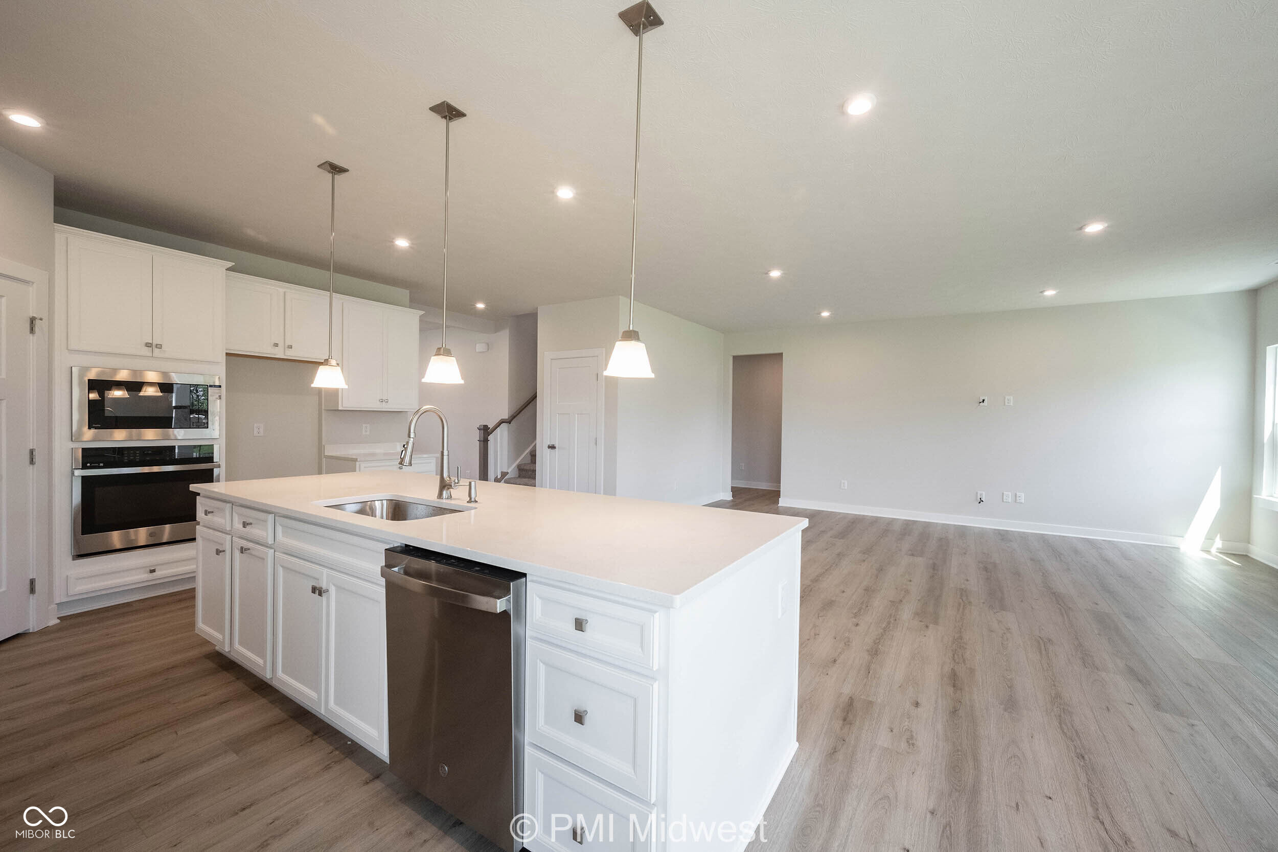 581 Roosevelt Street