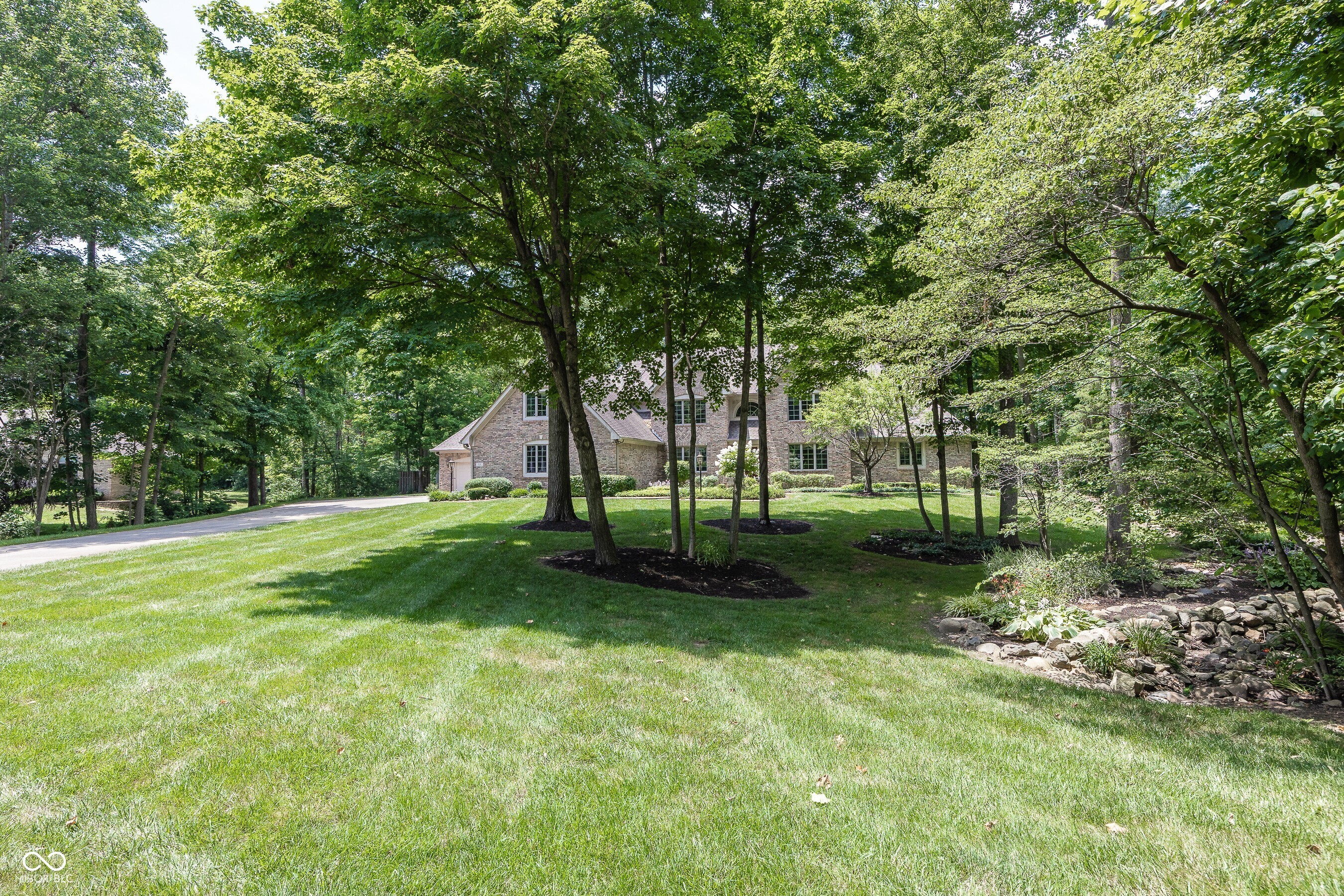 1112 N Dogwood Way