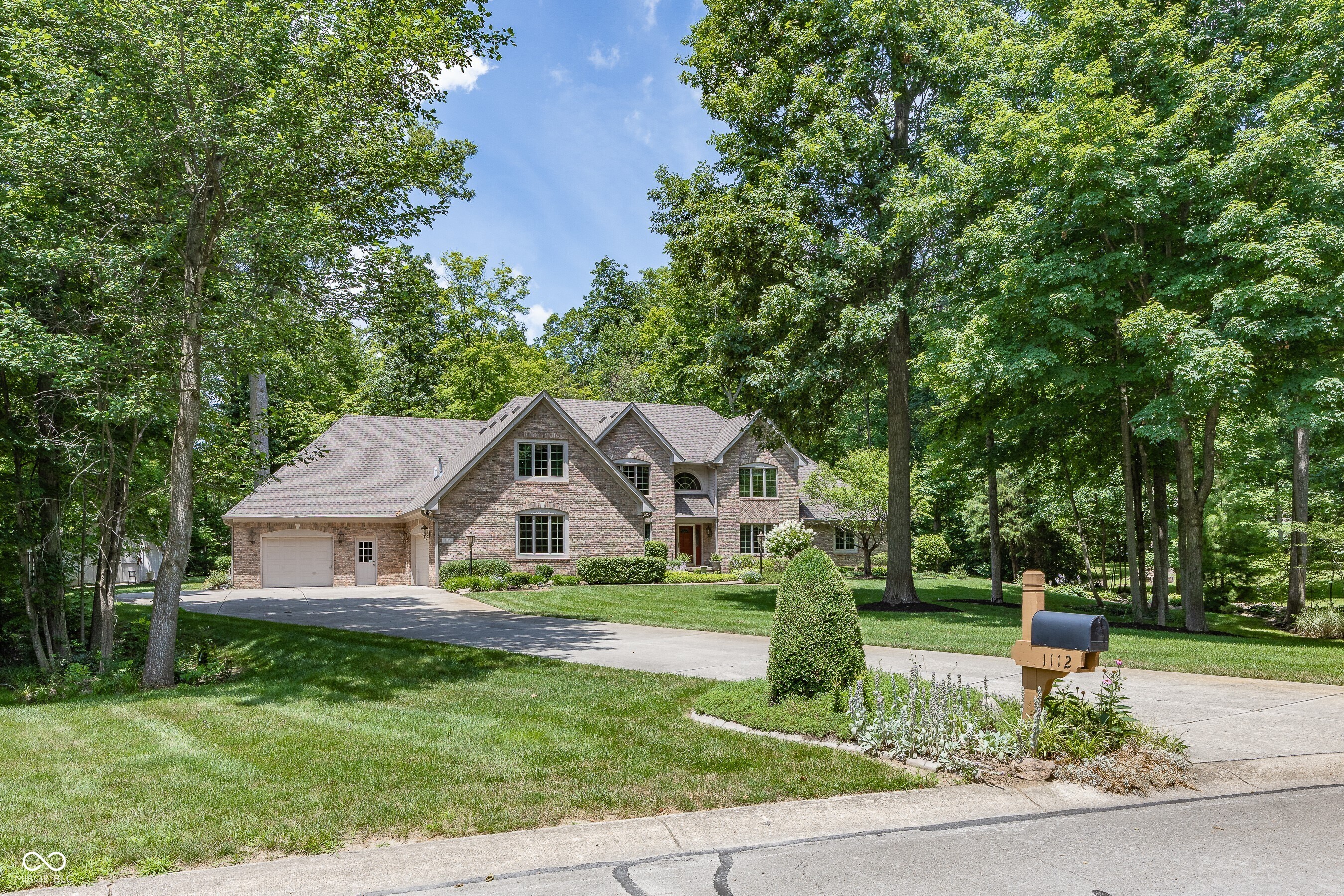 1112 N Dogwood Way