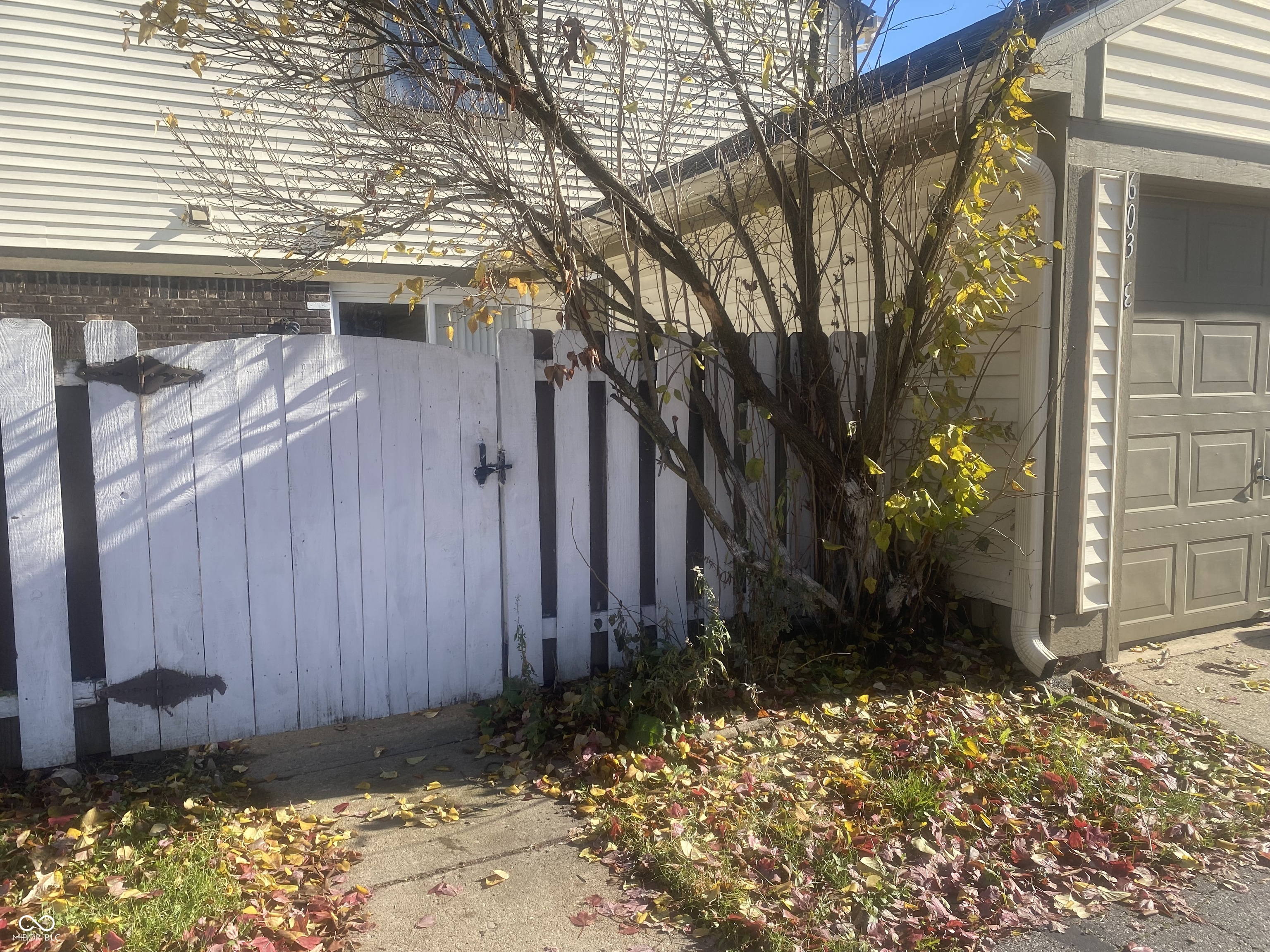 6033 Wingedfoot Court