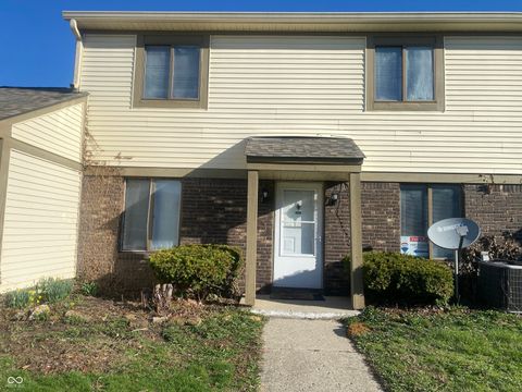 Photo of 6033 Wingedfoot Court, Indianapolis, IN 46254 (MLS # 22075160)
