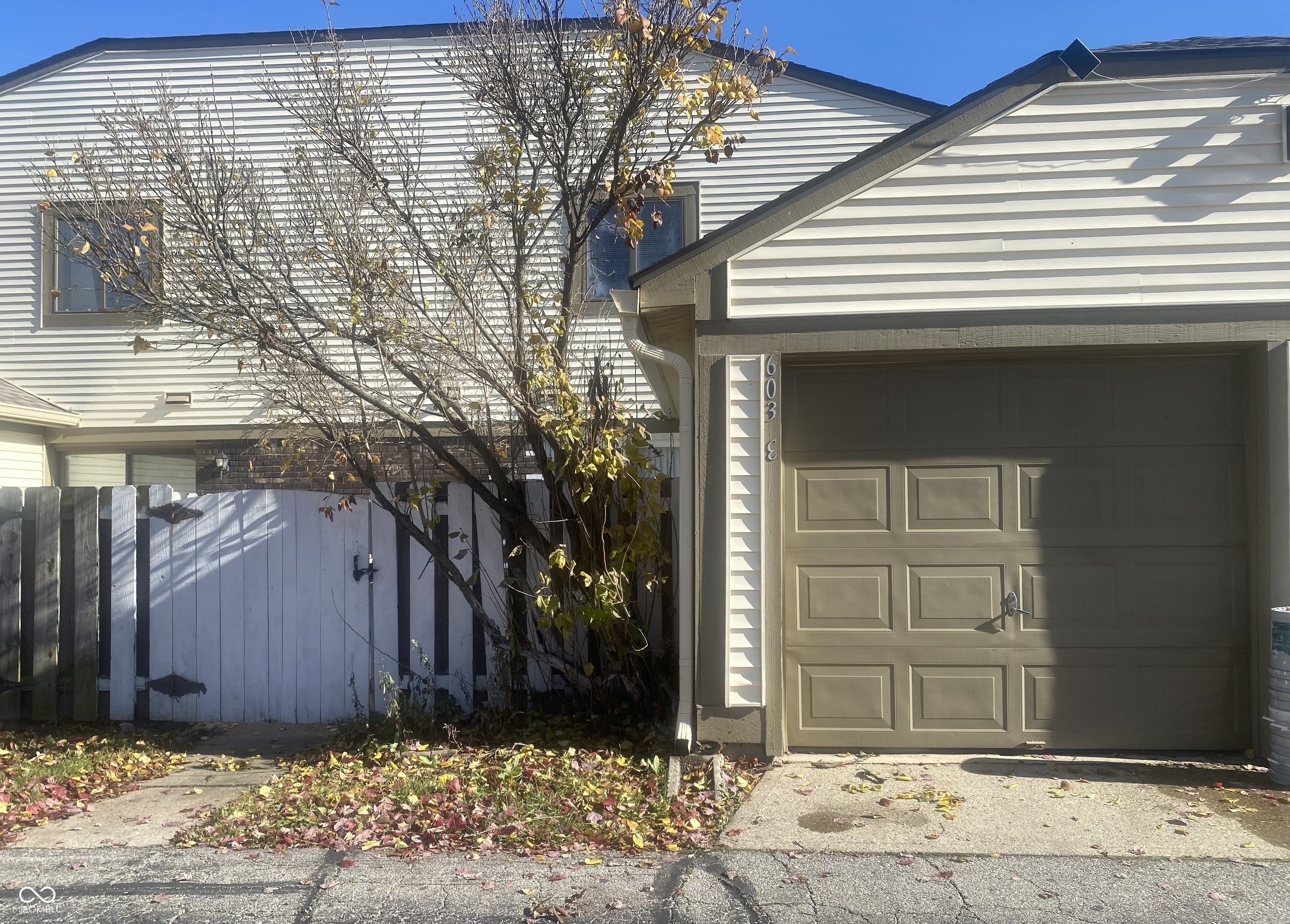 6033 Wingedfoot Court