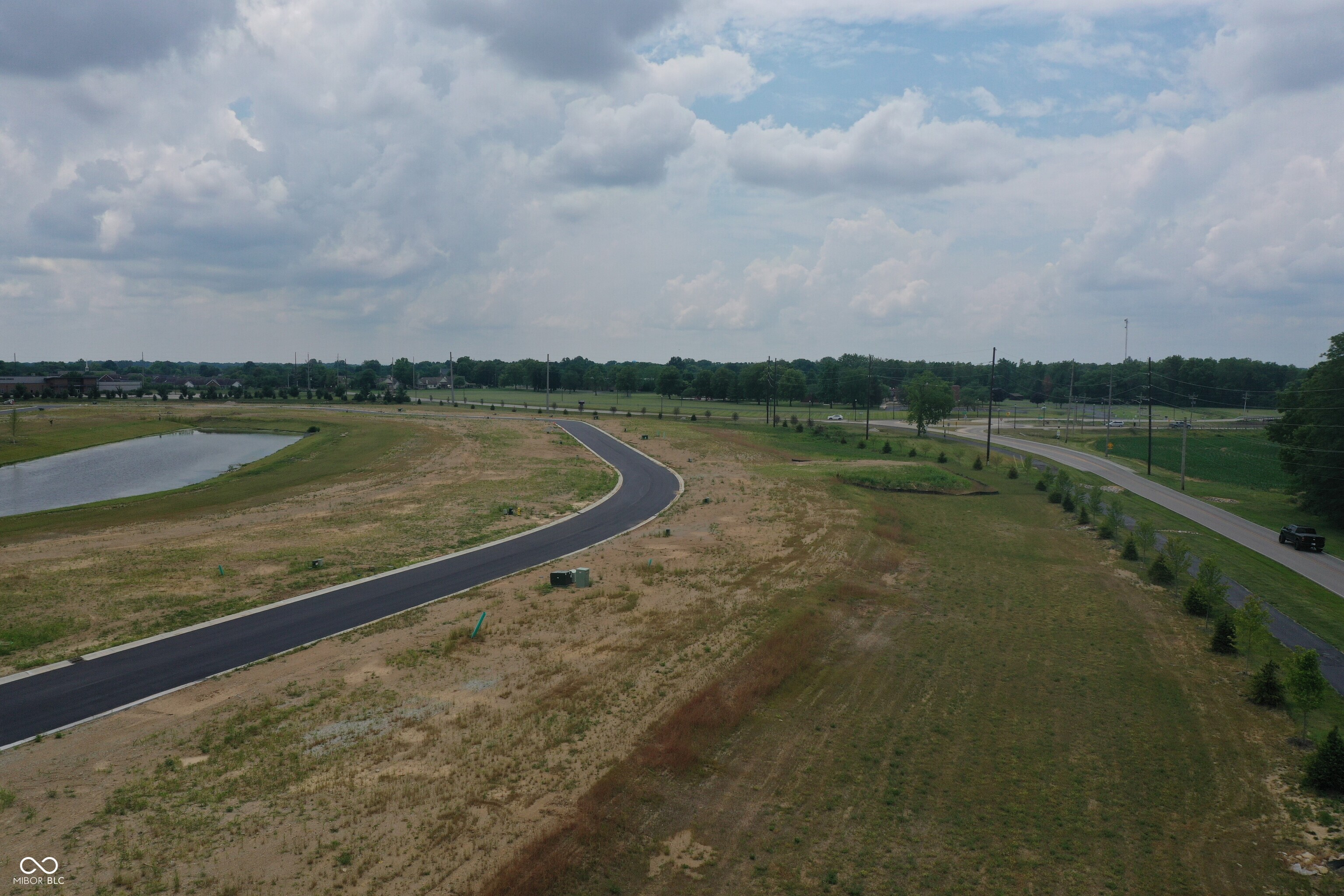 Photo 1 of 32 — 1680 Mill Pond Lane, Franklin, IN 46131
