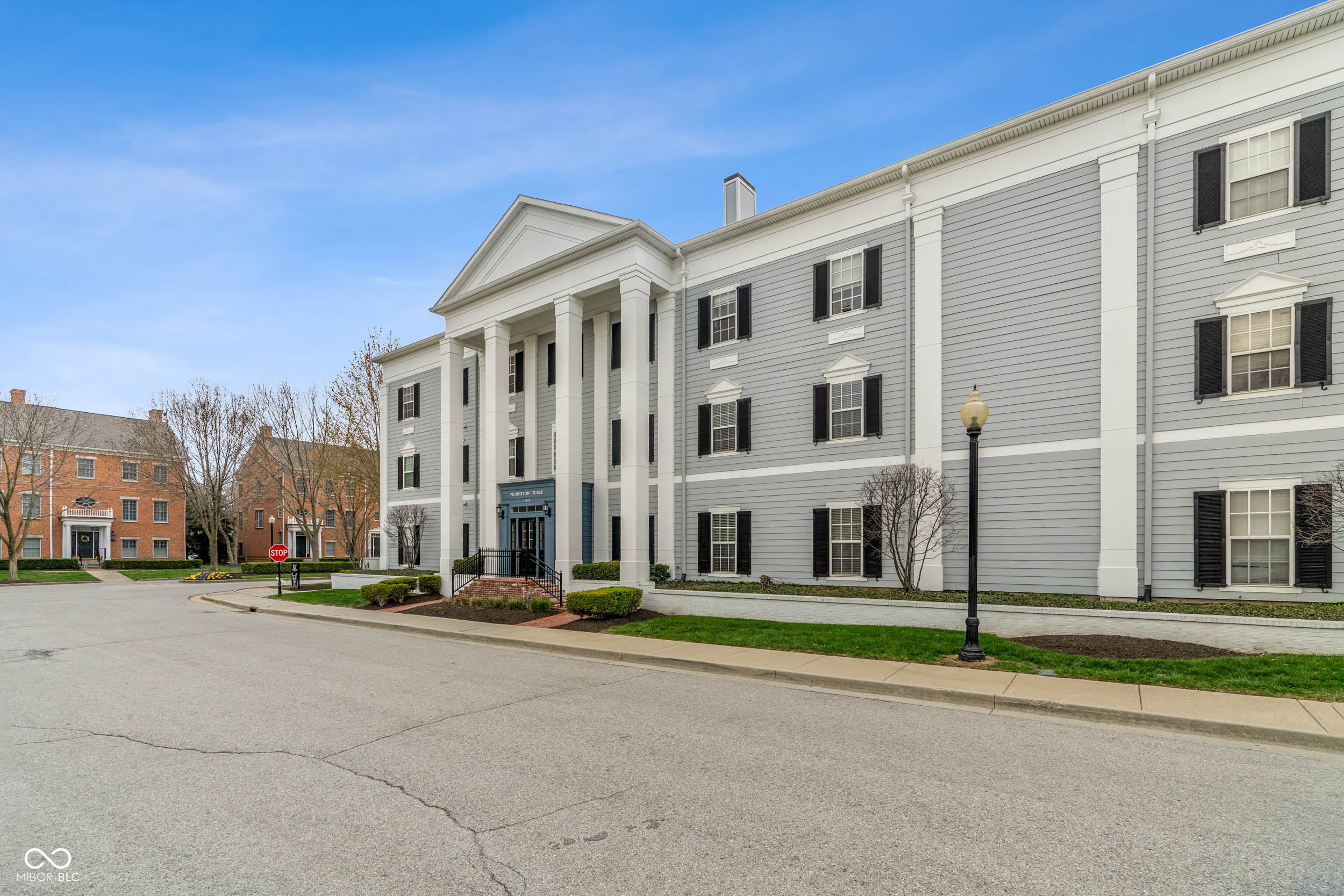 12820 University Crescent 2D