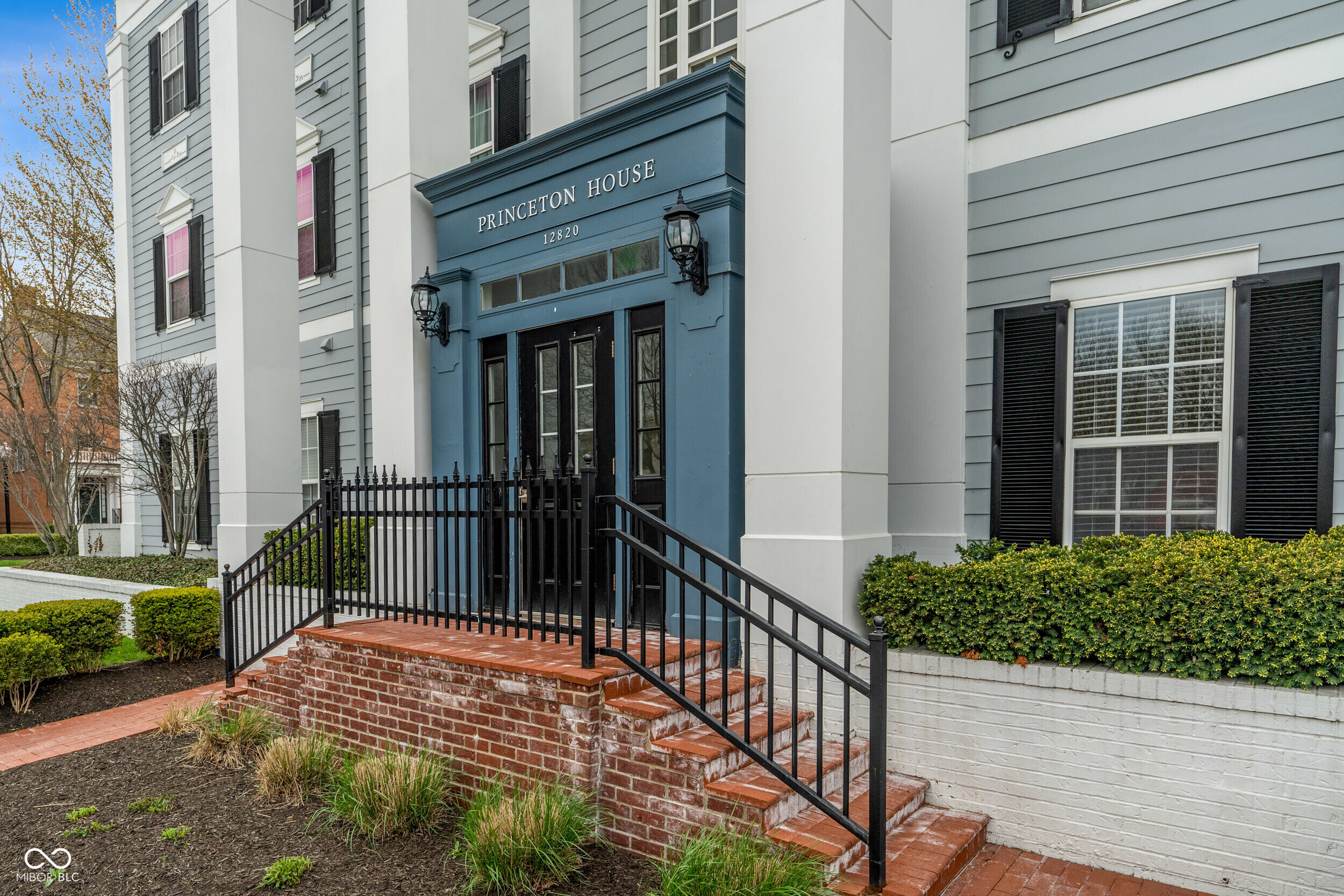 12820 University Crescent 2D