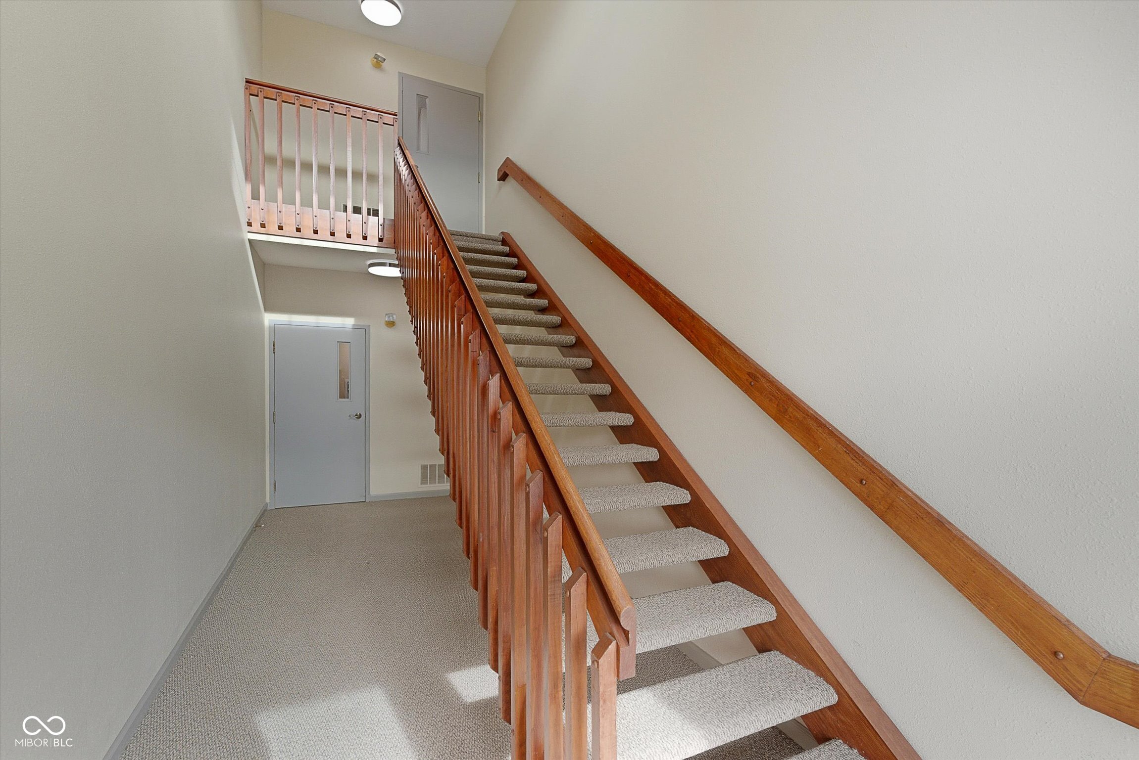 8232 Glenwillow Lane UNIT 207