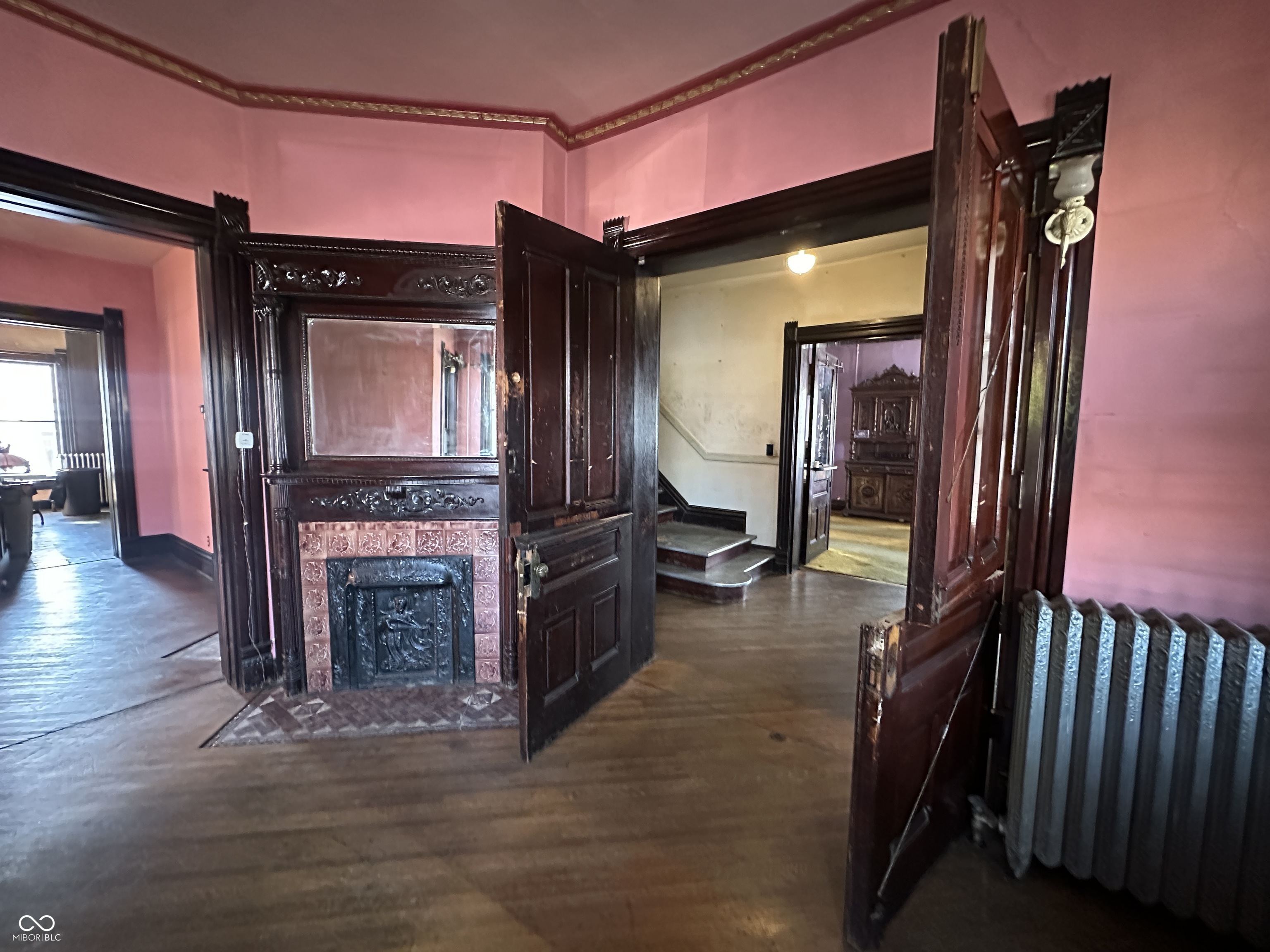 403 W Kirkwood Avenue